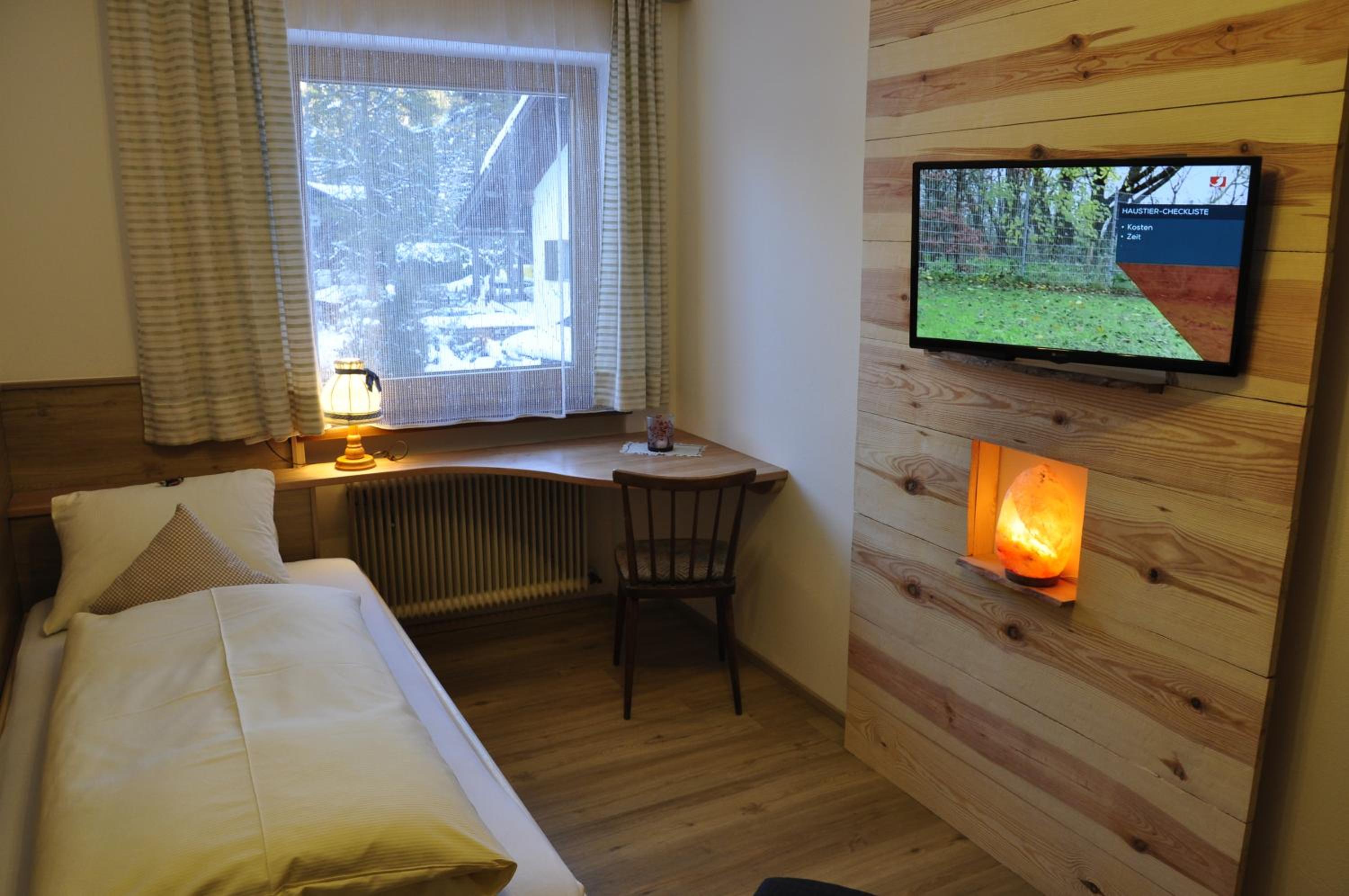 Single Room photo 2
