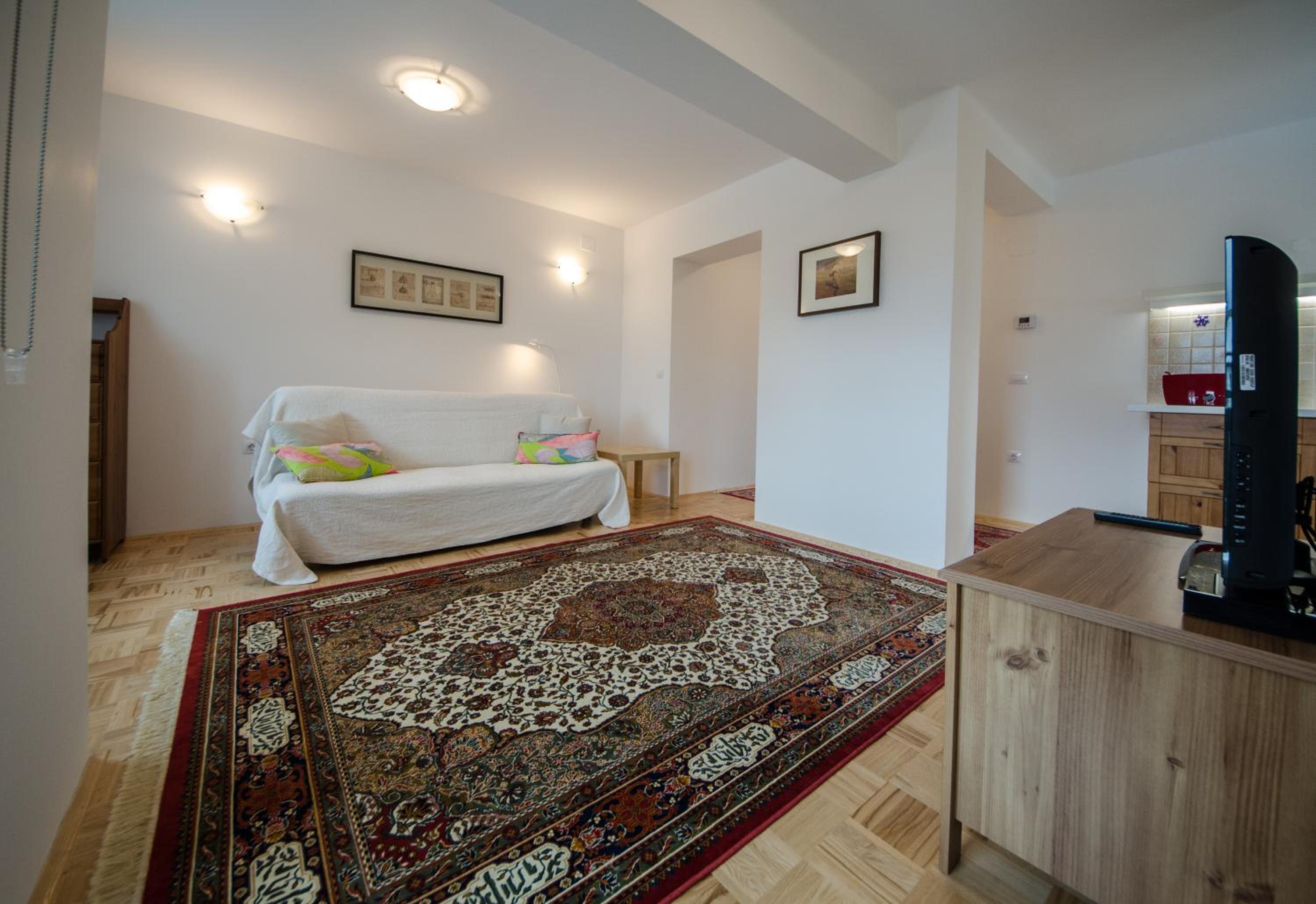 One-Bedroom Apartment with Balcony photo 3