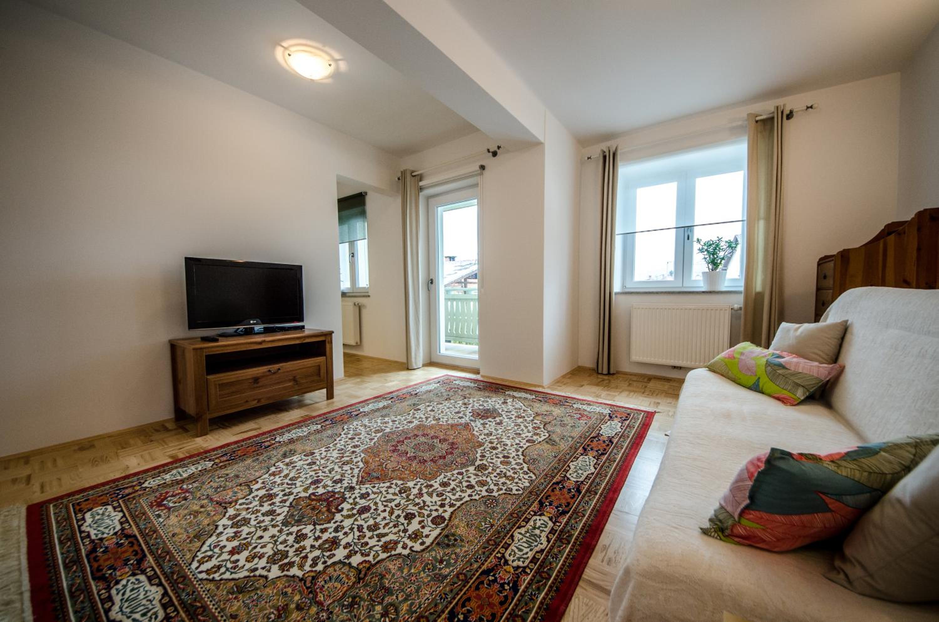 One-Bedroom Apartment with Balcony photo 2