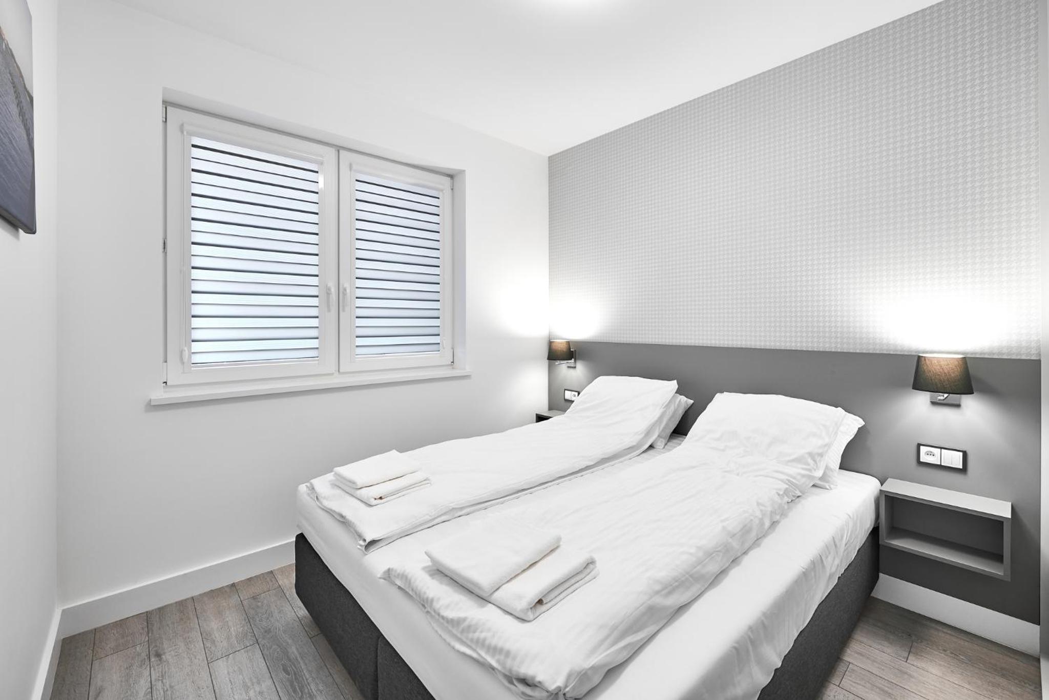 One-Bedroom Apartment - Photo 3