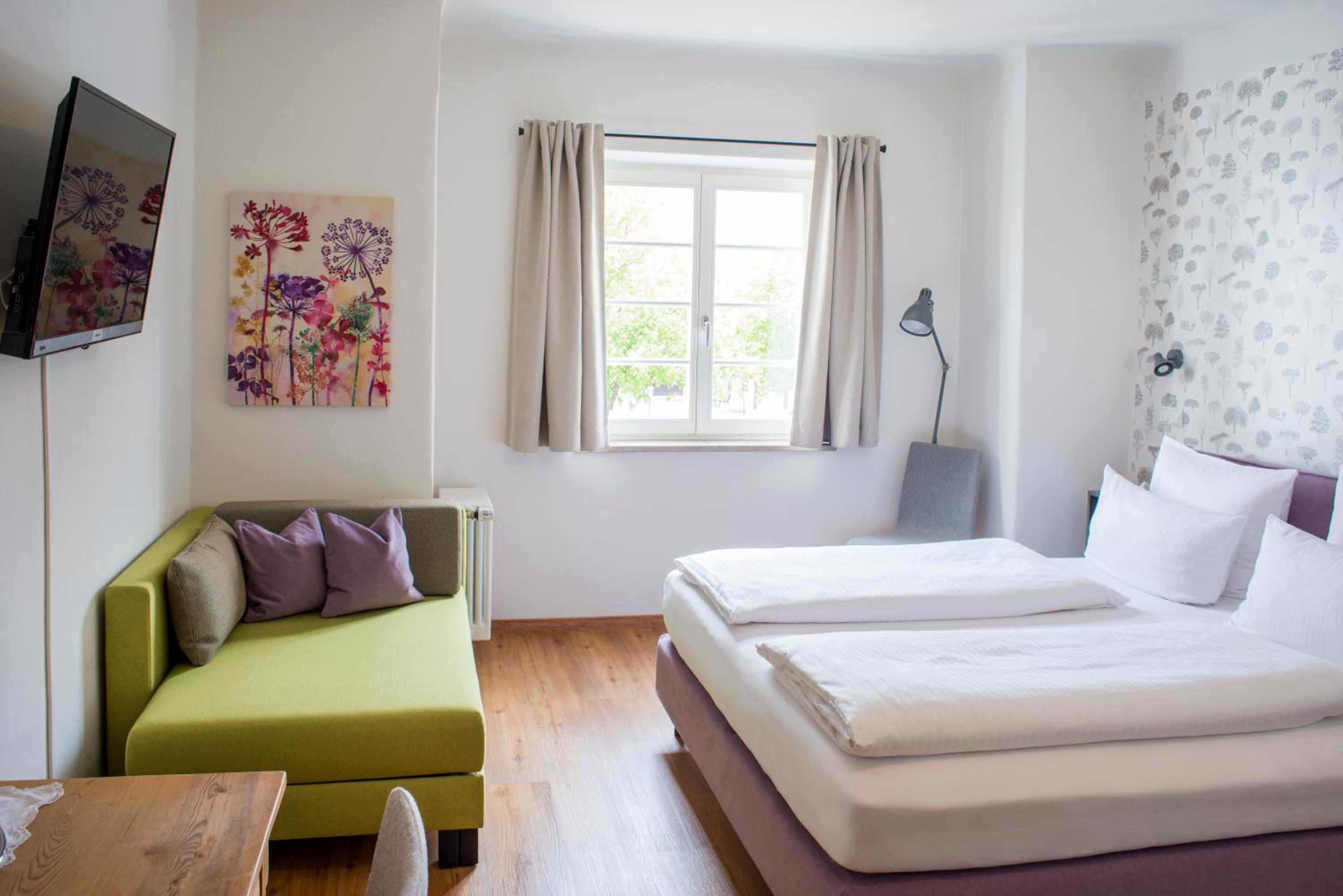 Economy Triple Room - Photo 2