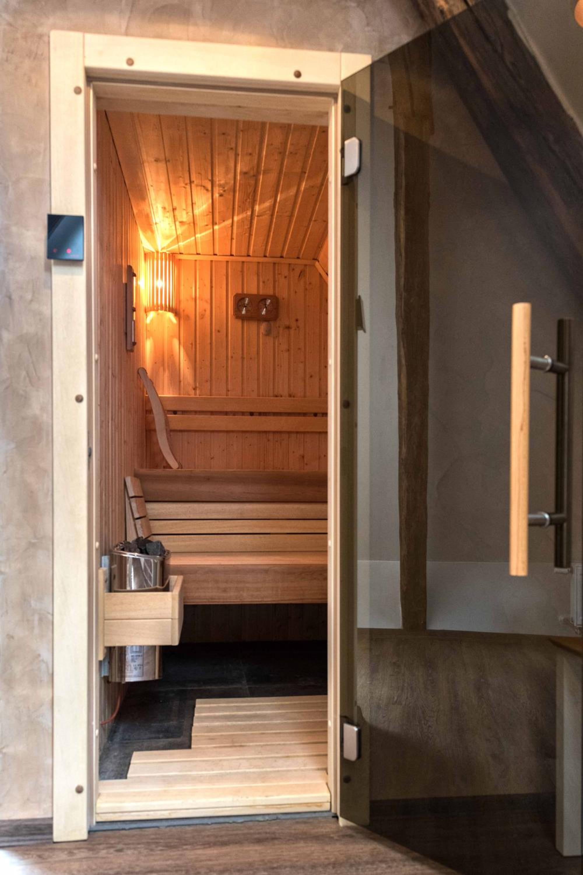 Two-bedroom Attic Apartment with Sauna - Photo 9