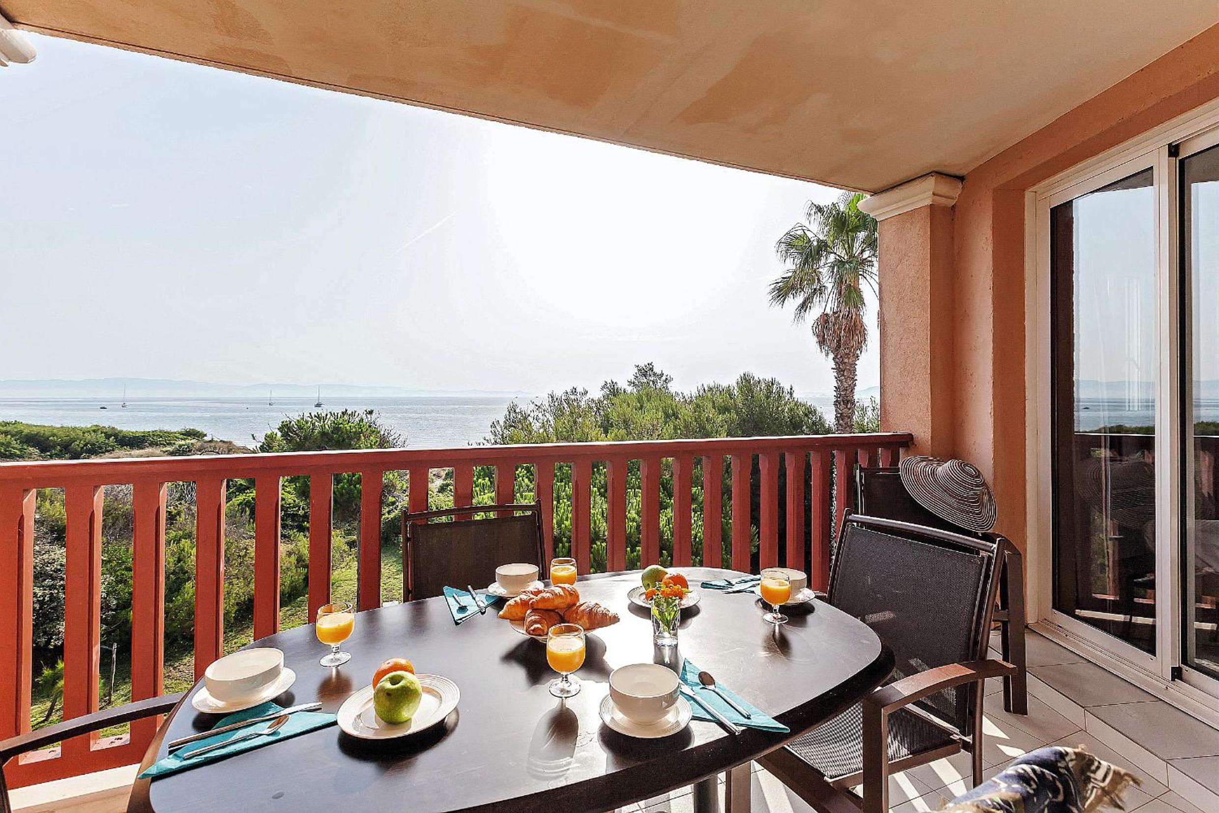 One-Bedroom Apartment with Terrace or Balcony (4 People) - Sea View photo 2