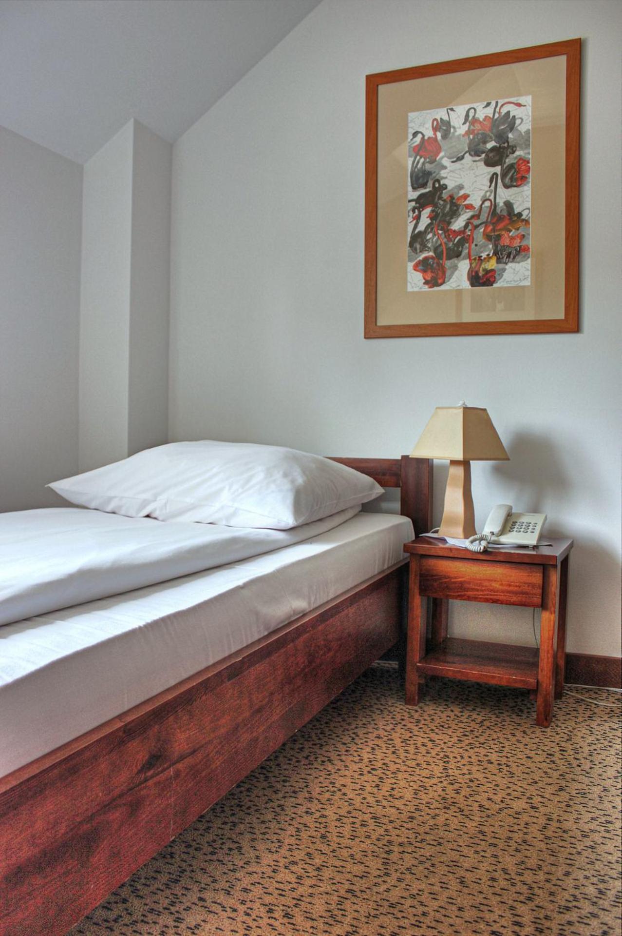 Twin Room - Photo 6