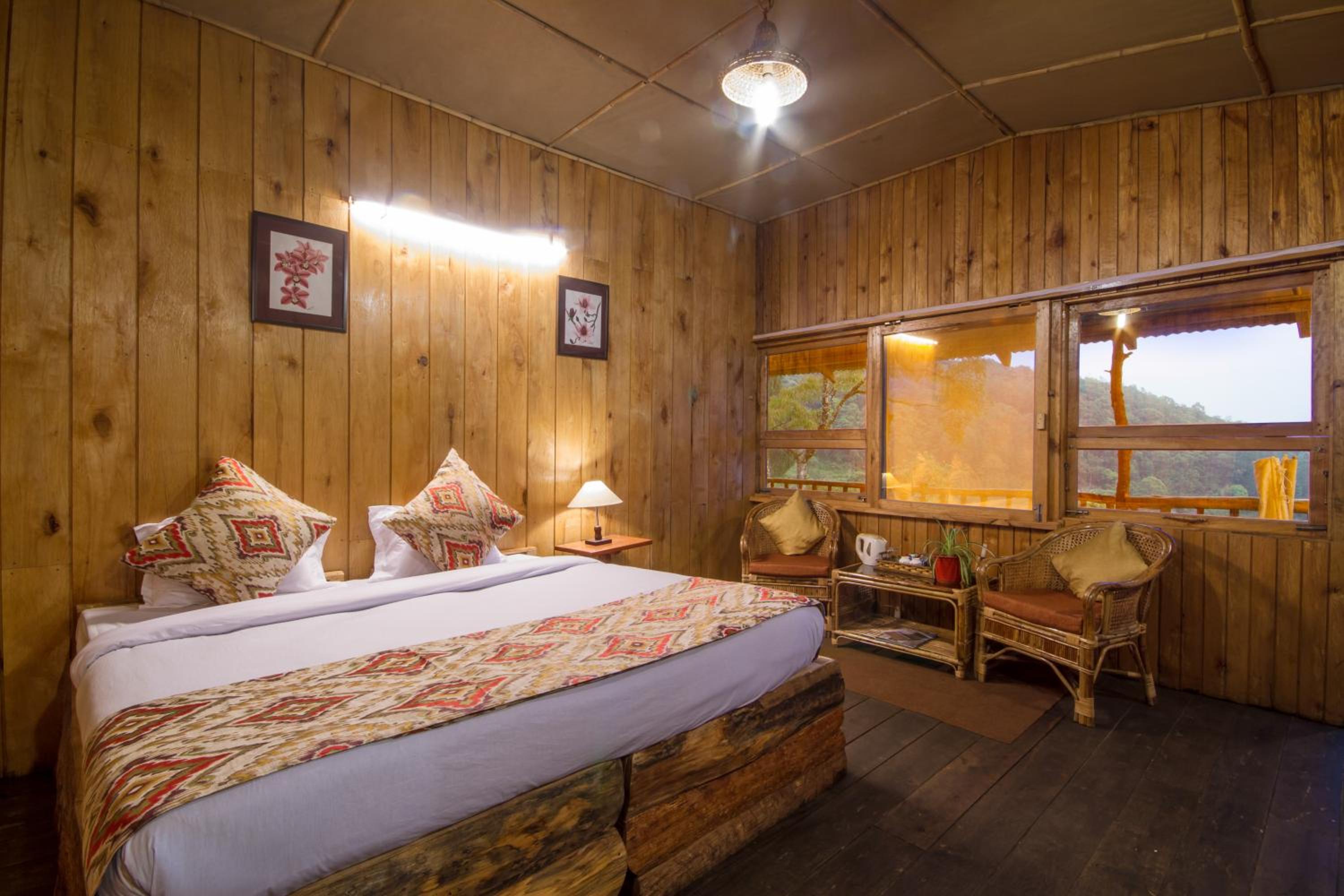 Double or Twin Room with Balcony - Photo 1
