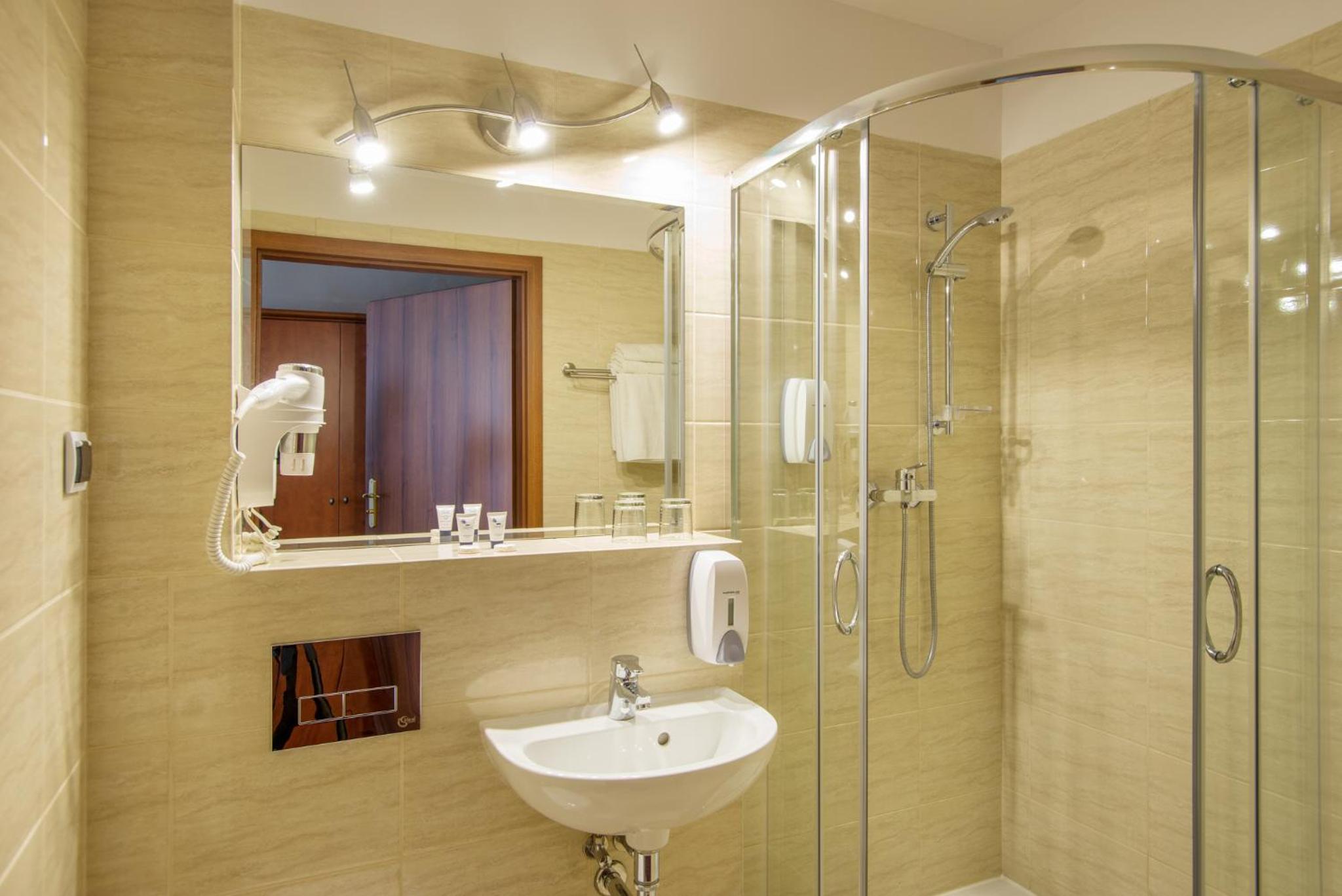 Double or Twin Room — the supplier's photographs — photo 5