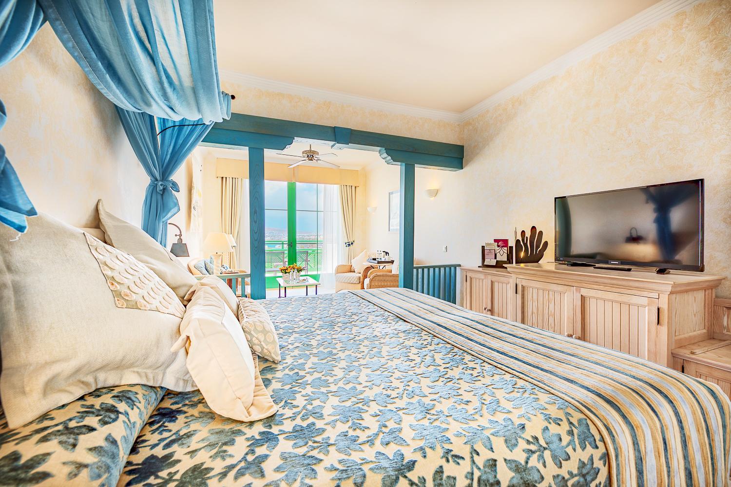 Habitación Doble Deluxe con Balcón y Vista al Mar (Solo Adultos)