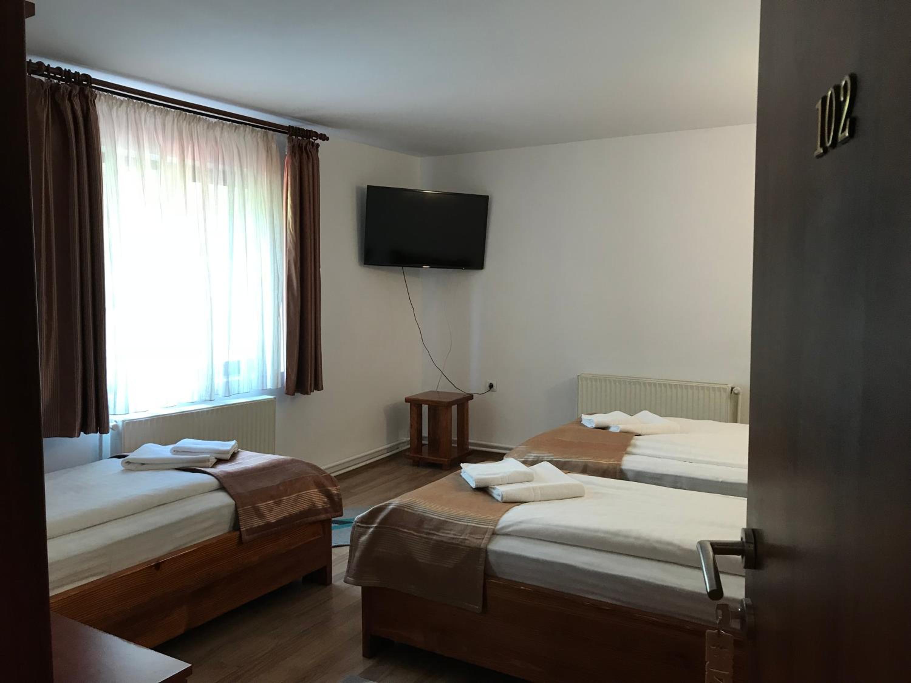 Triple Room with Private External Bathroom photo 1
