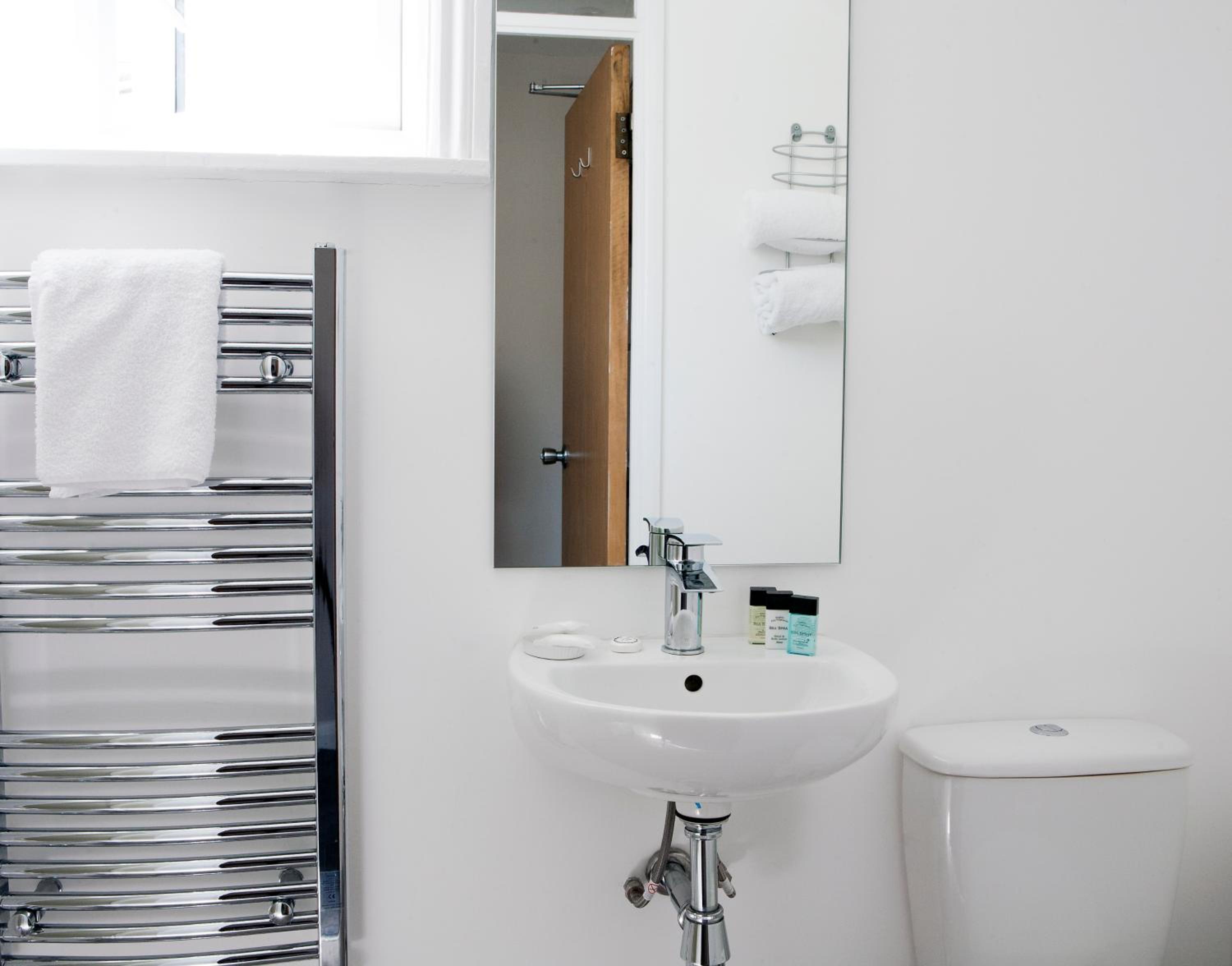 Compact Double Room - Photo 5