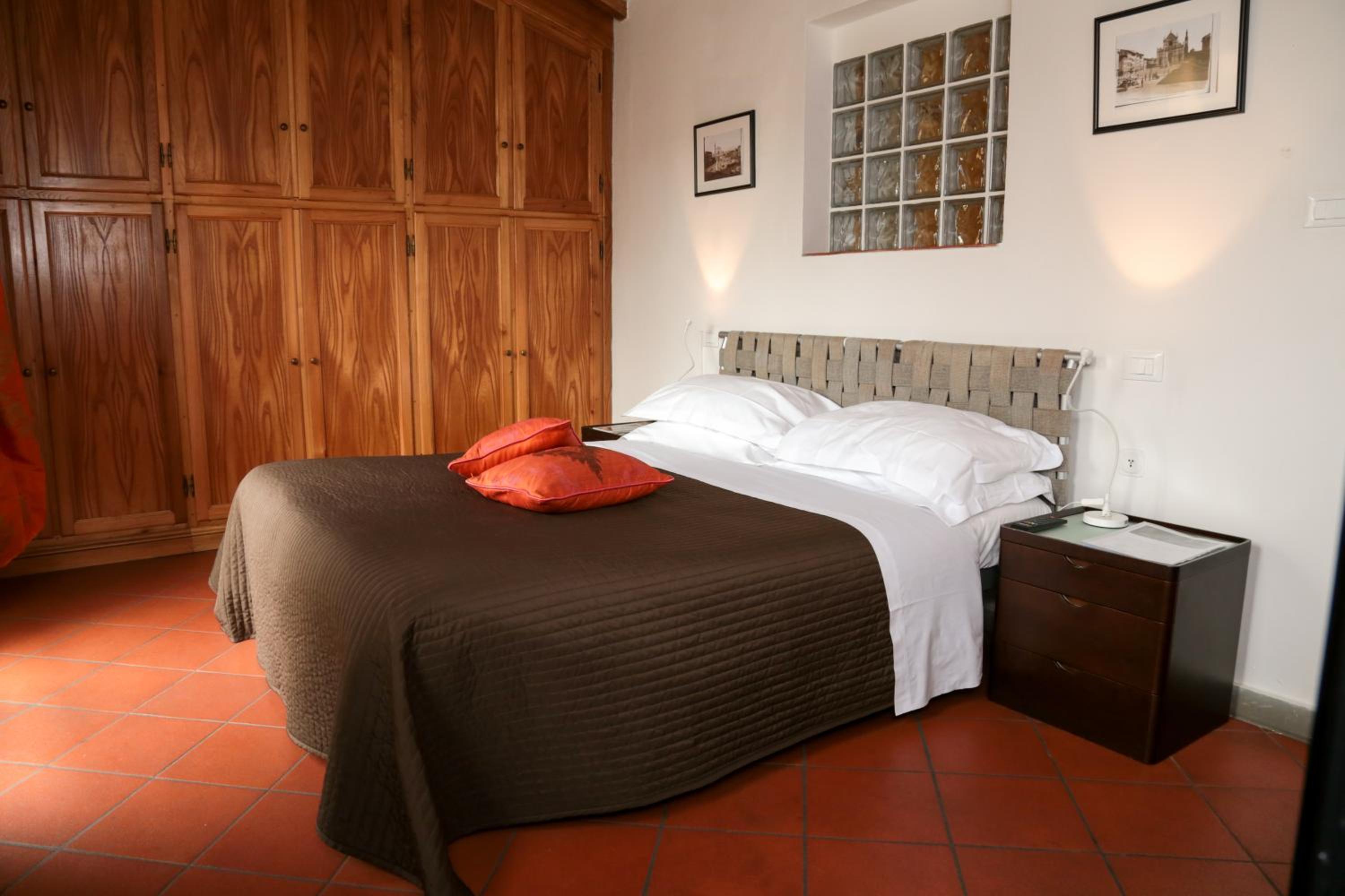 Deluxe Double Room with Balcony photo 2