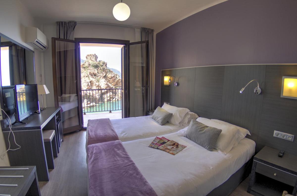 Double or Twin Room with Balcony and Sea View - Photo 1
