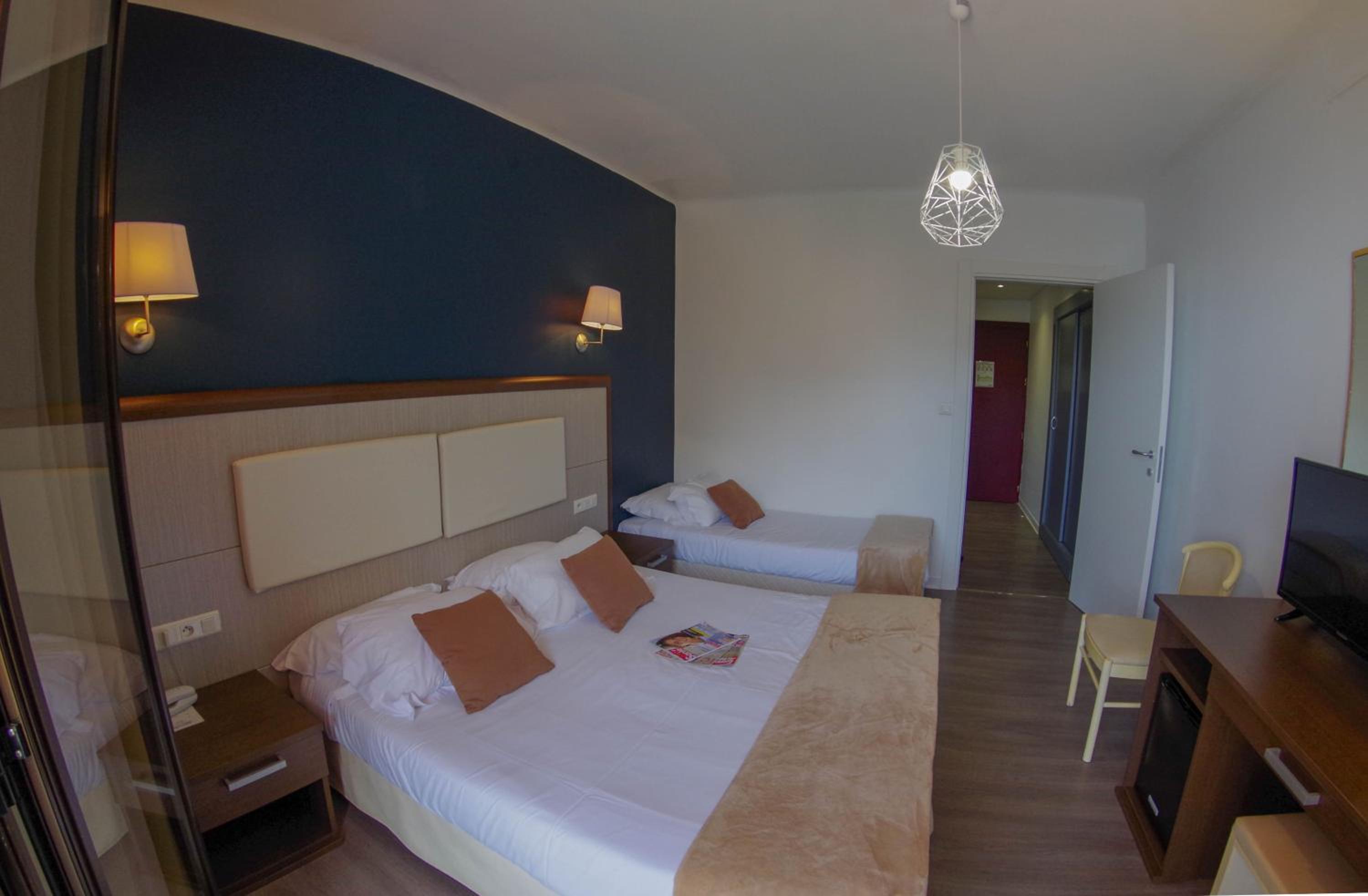 Triple Room with Sea View - Photo 1