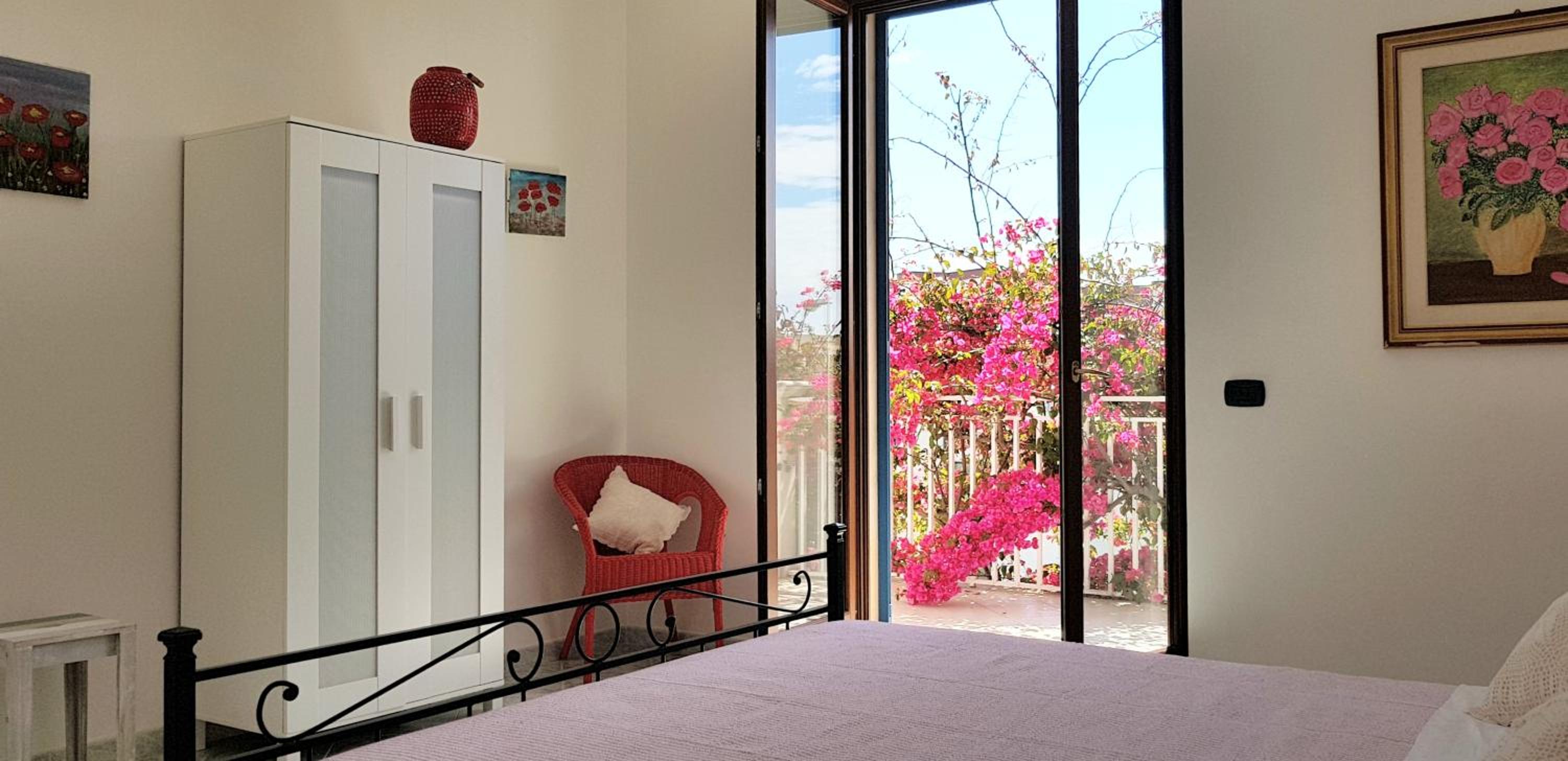 Two-Bedroom House photo 3