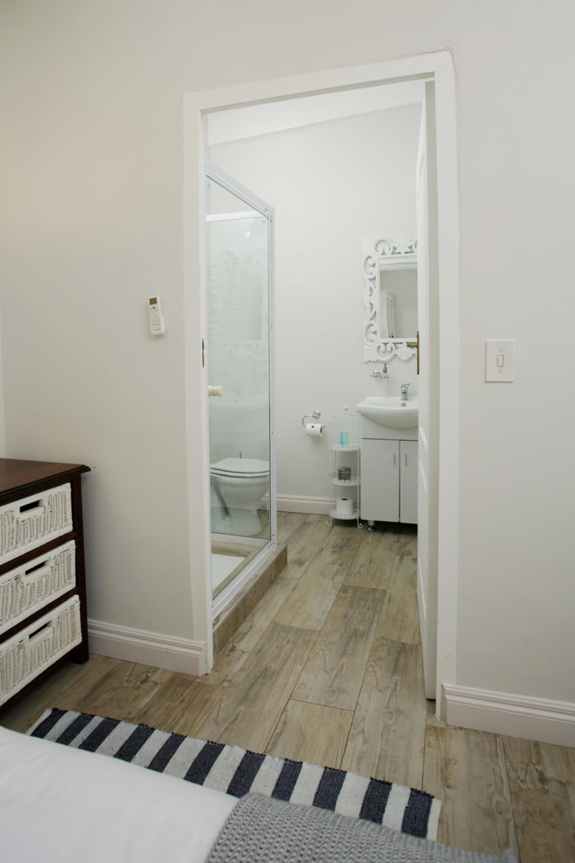 Double or Twin Room with Pool View photo 3