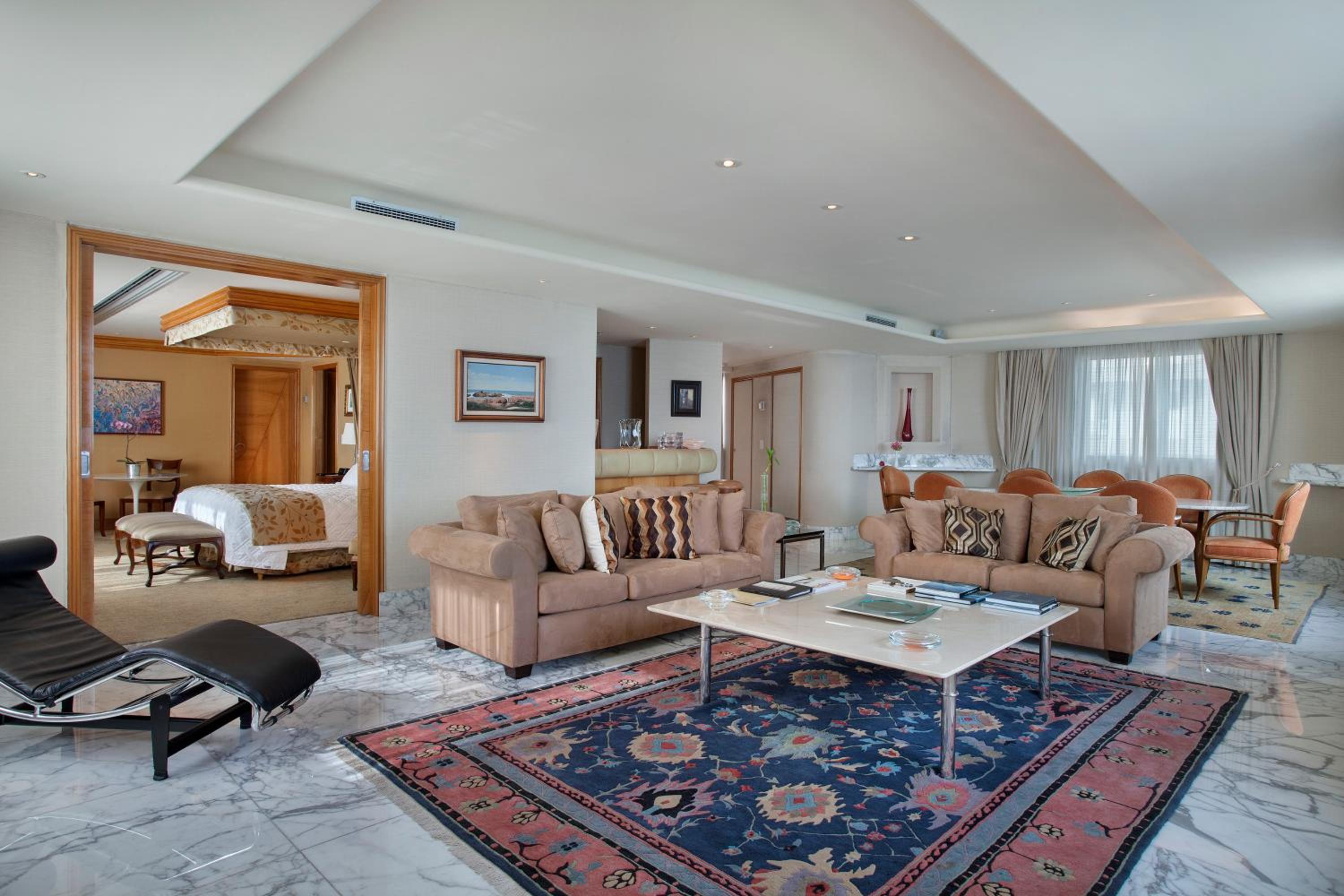 Presidential Suite thumbnail 5