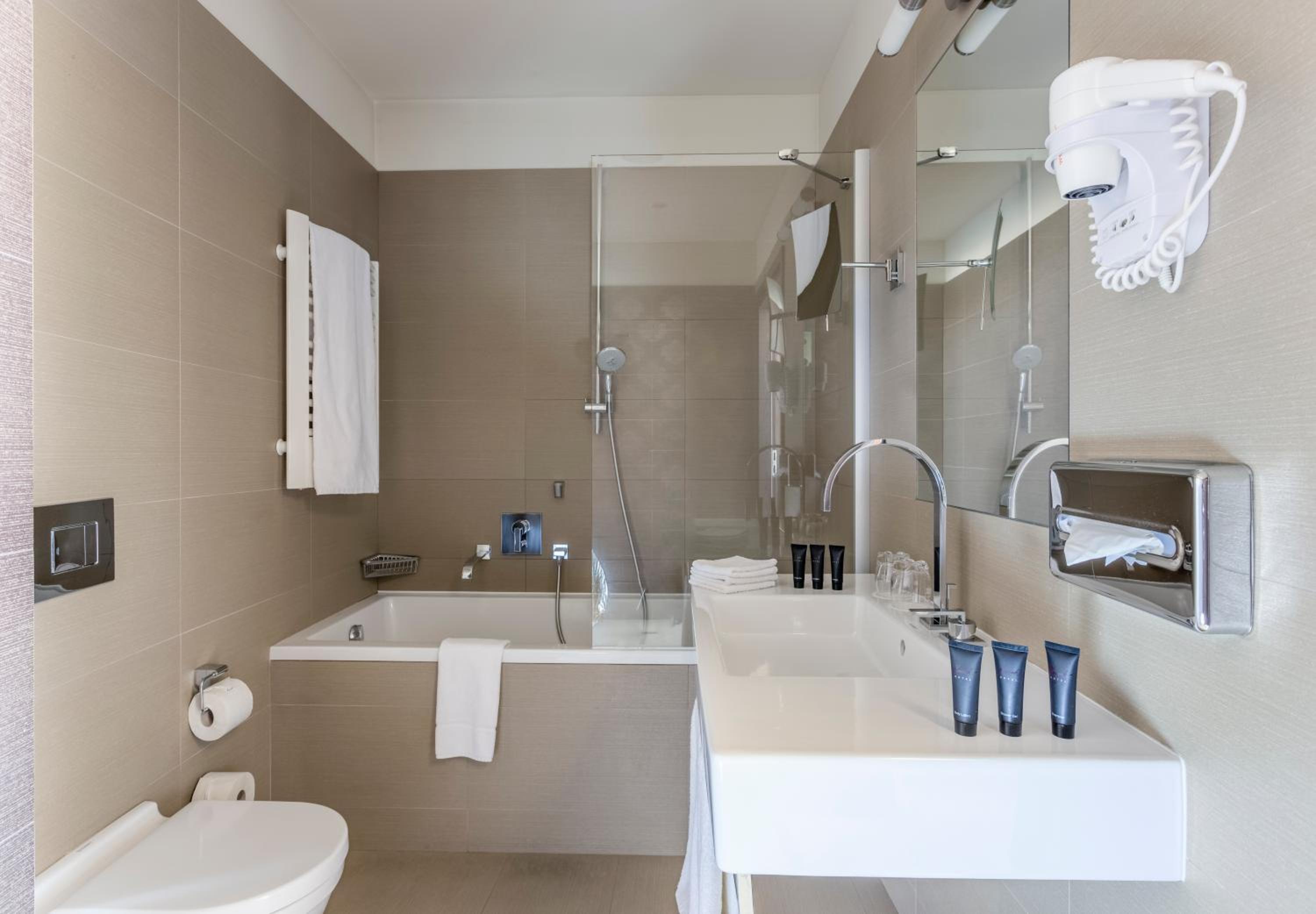 Royal Panorama Suite - Photo 2