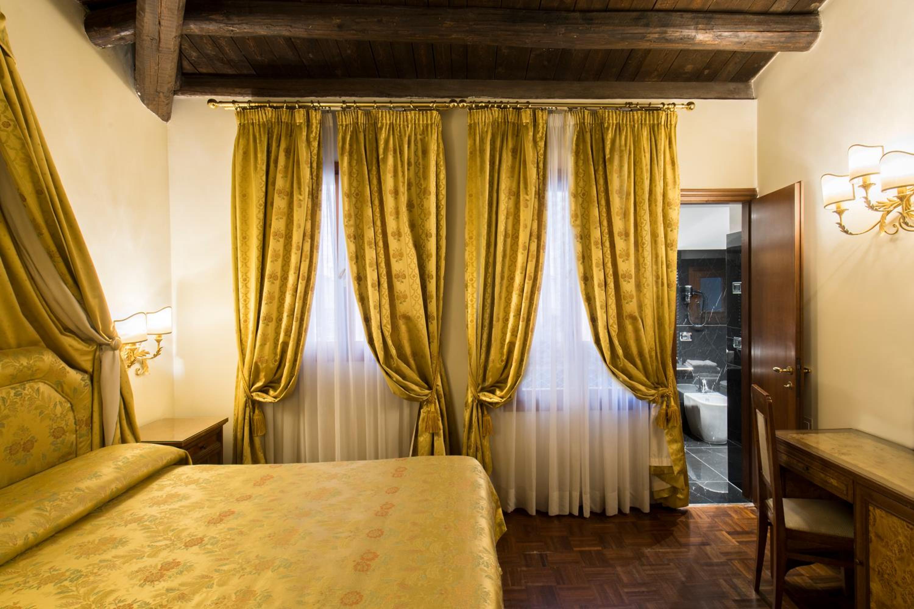 Classic Double or Twin Room photo 1