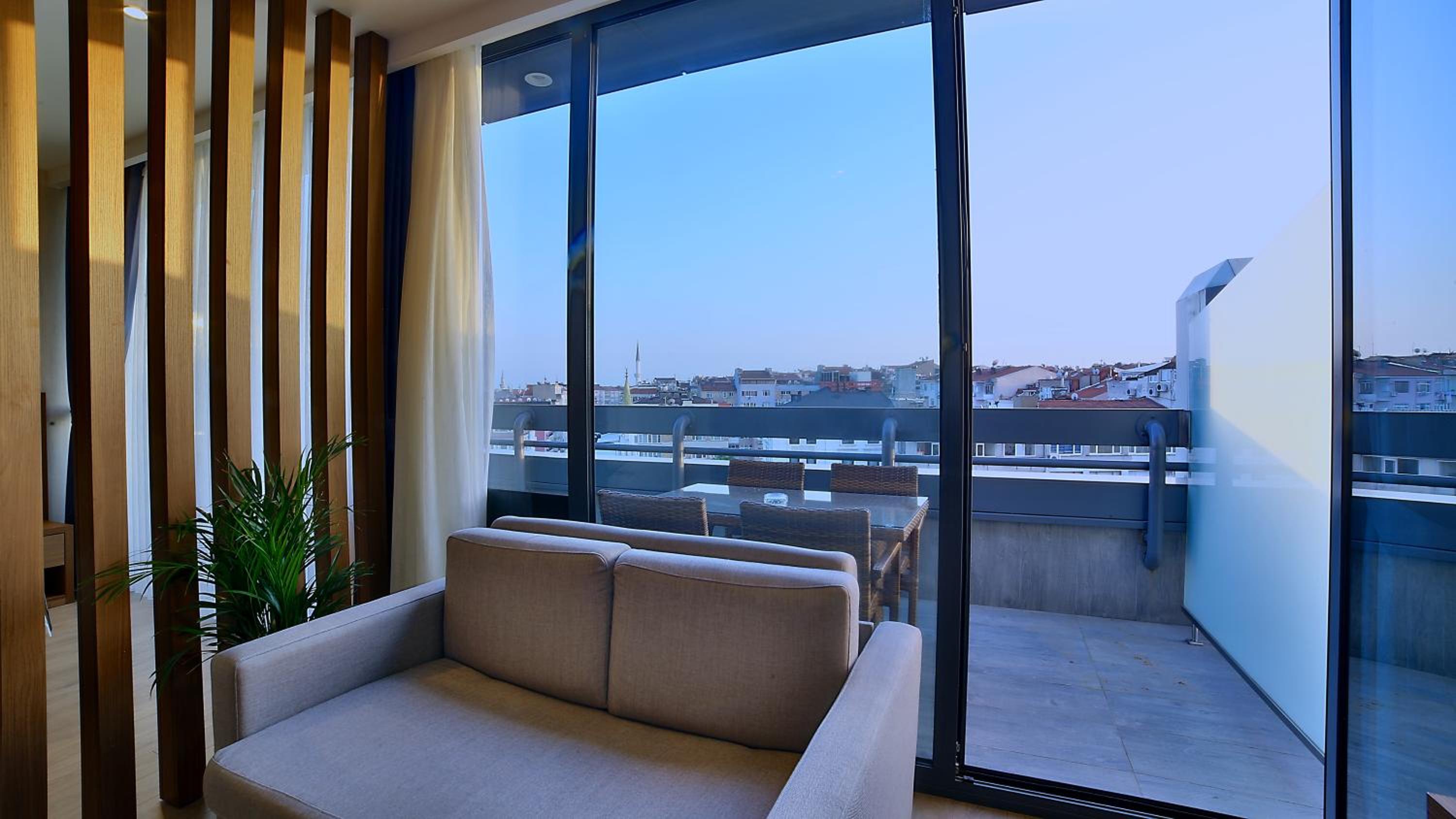 Terrace Twin Suite - Non-Smoking