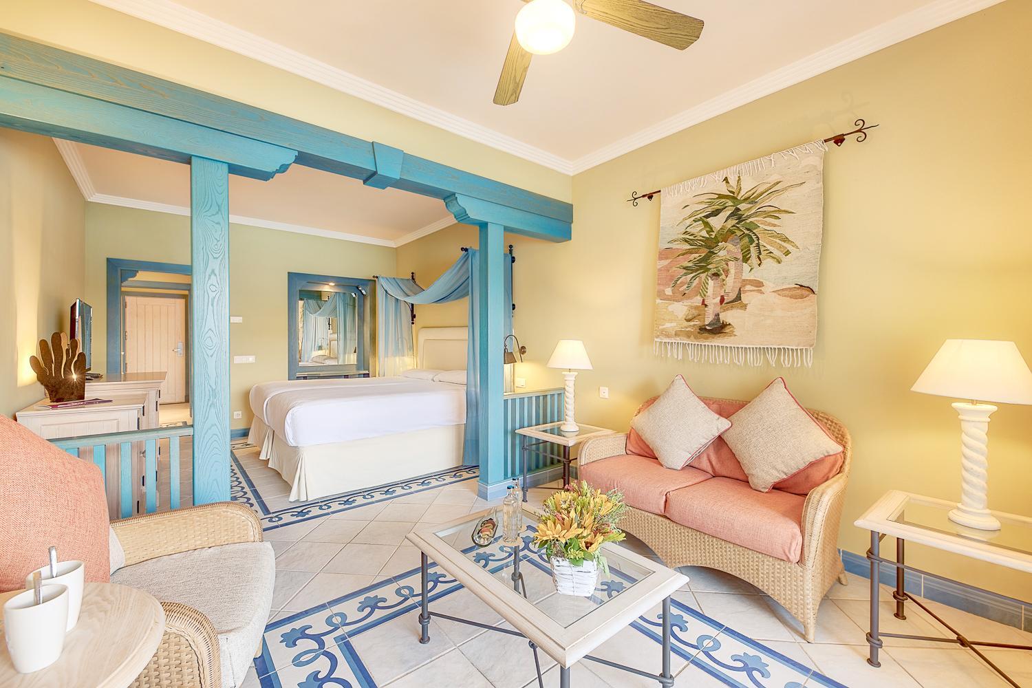 Double or Twin Room (2 Adults + 2 Children) photo 3