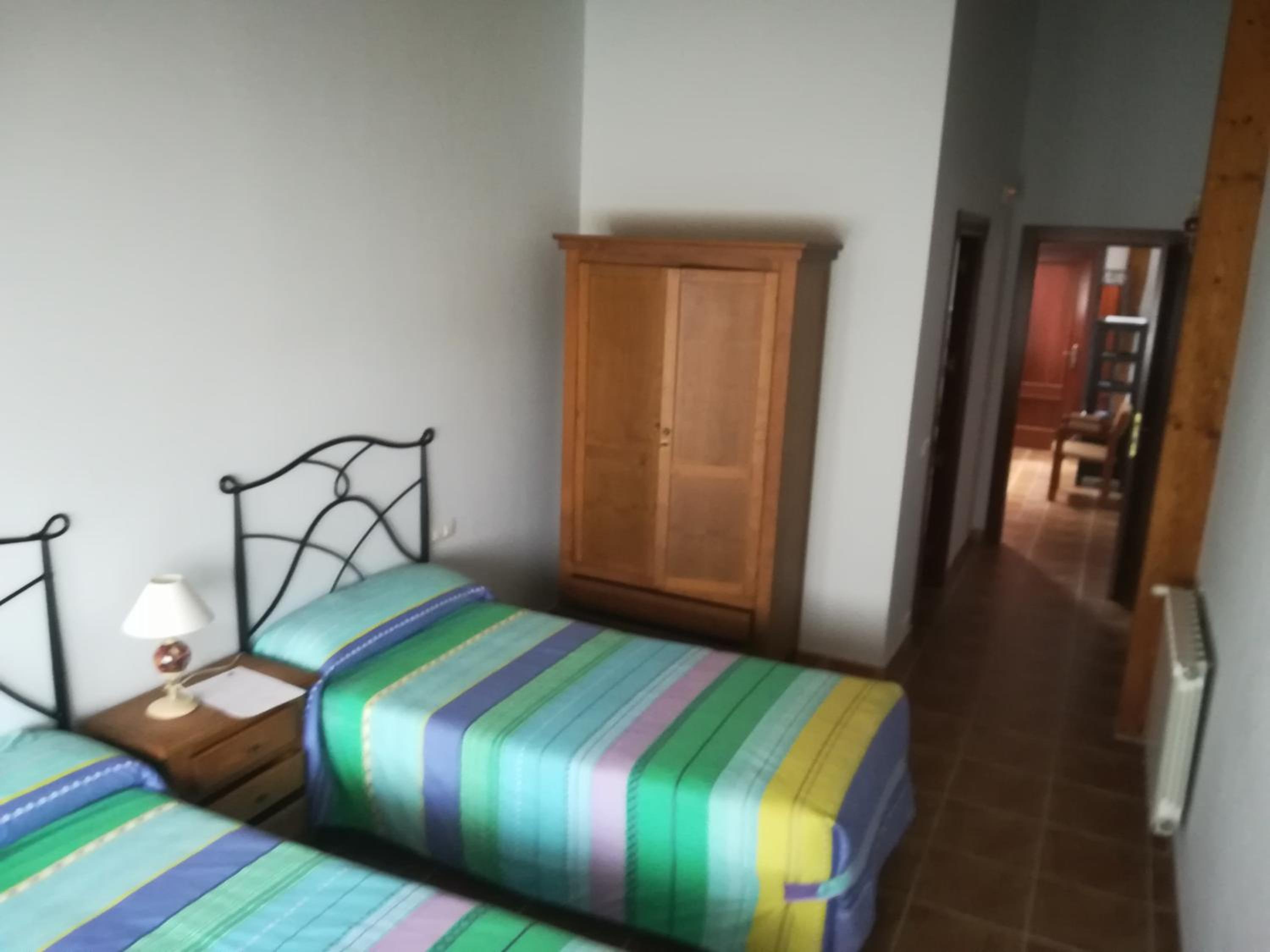 Twin Room with Private Bathroom photo 3
