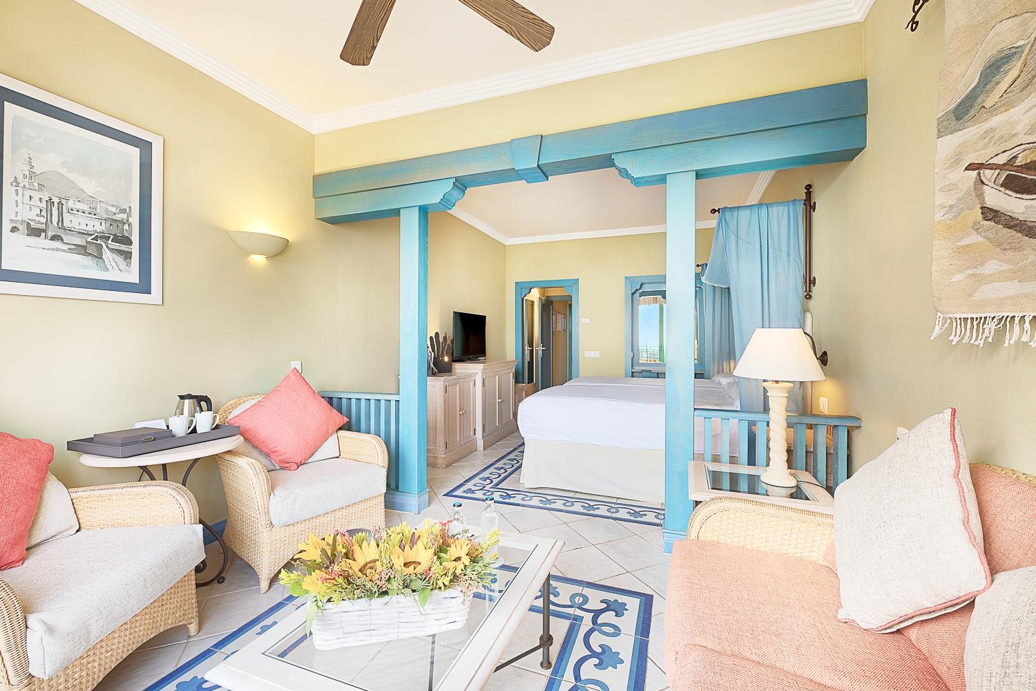 Double or Twin Room with Sea View (2 Adults + 1 Child) photo 3