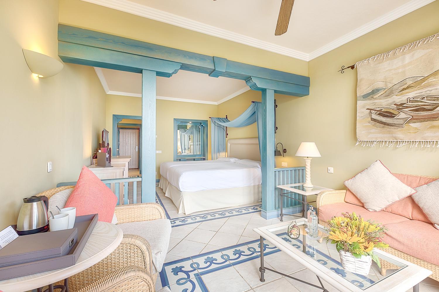 Double Room with Side Sea View photo 2