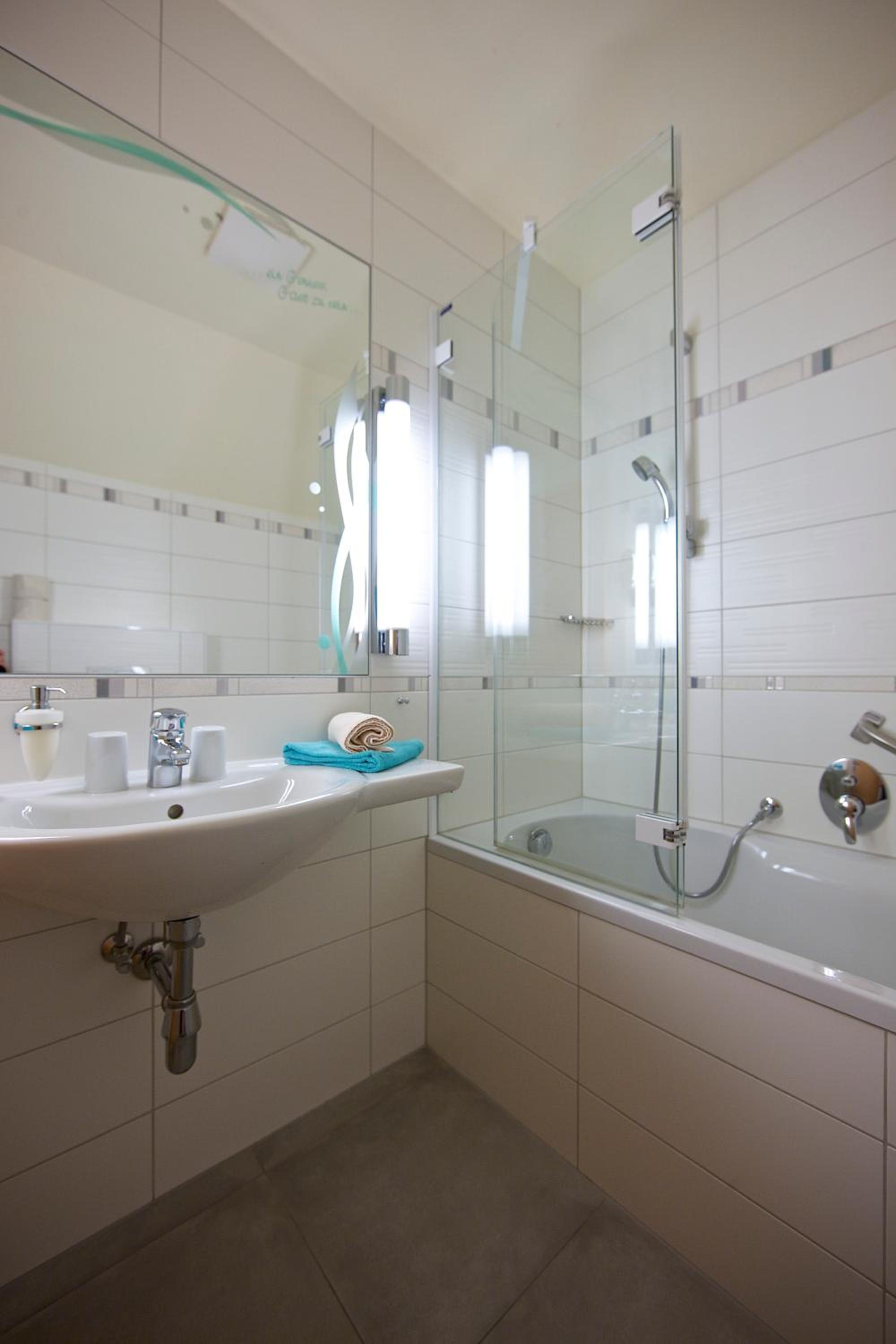 Double Room - Photo 5
