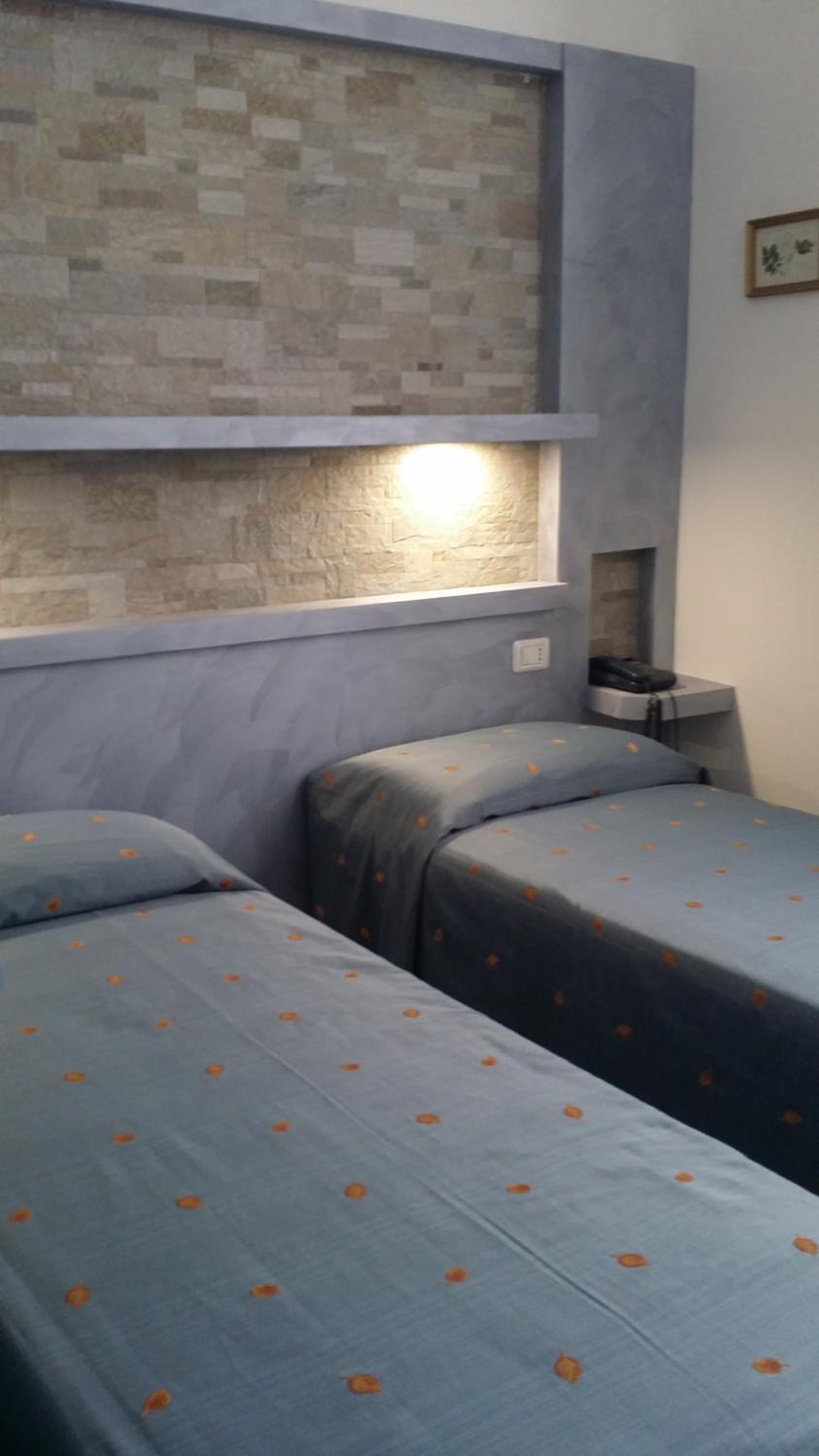 Double Room - Photo 2