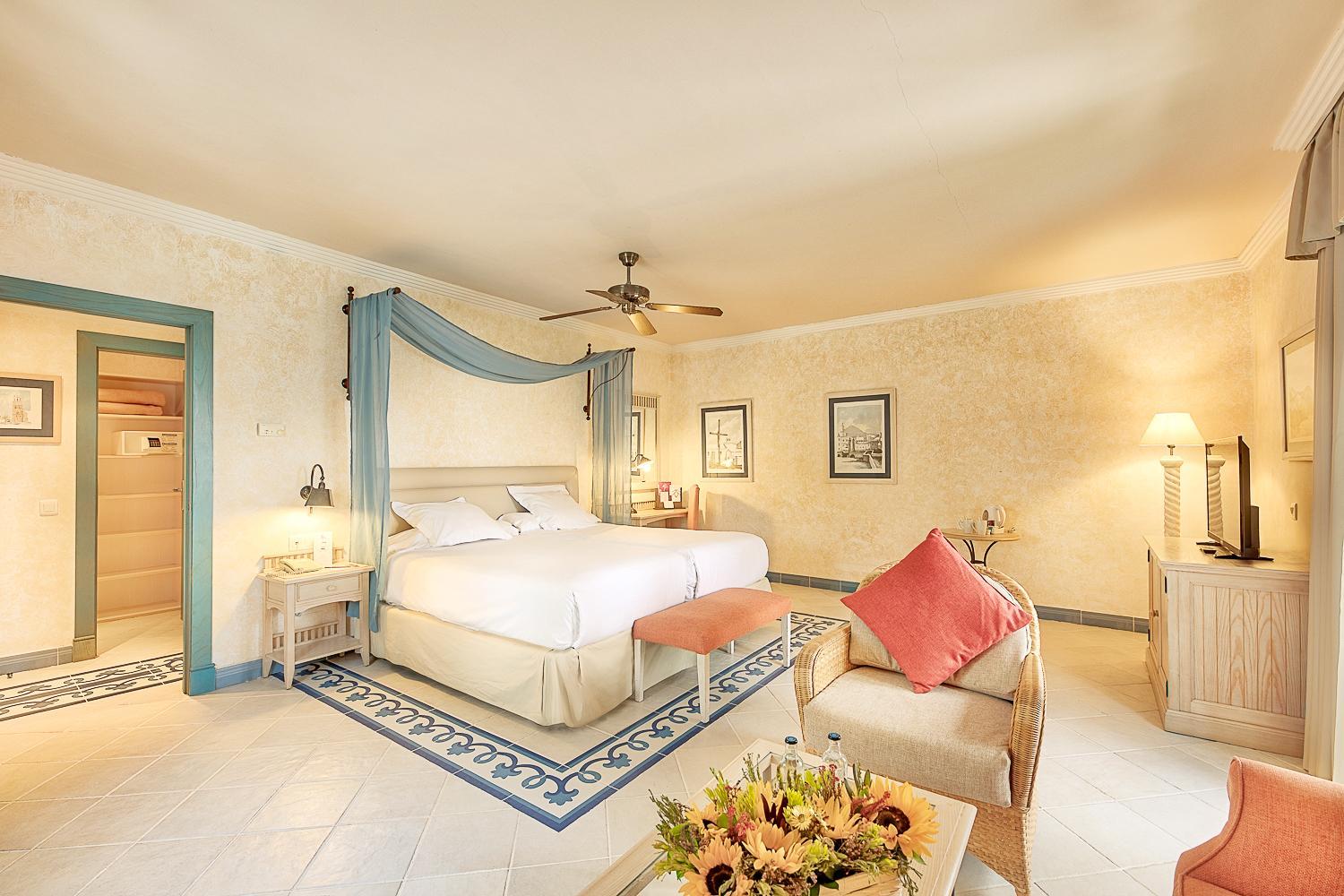 Junior Suite (2 Adults + 2 Children) photo 2