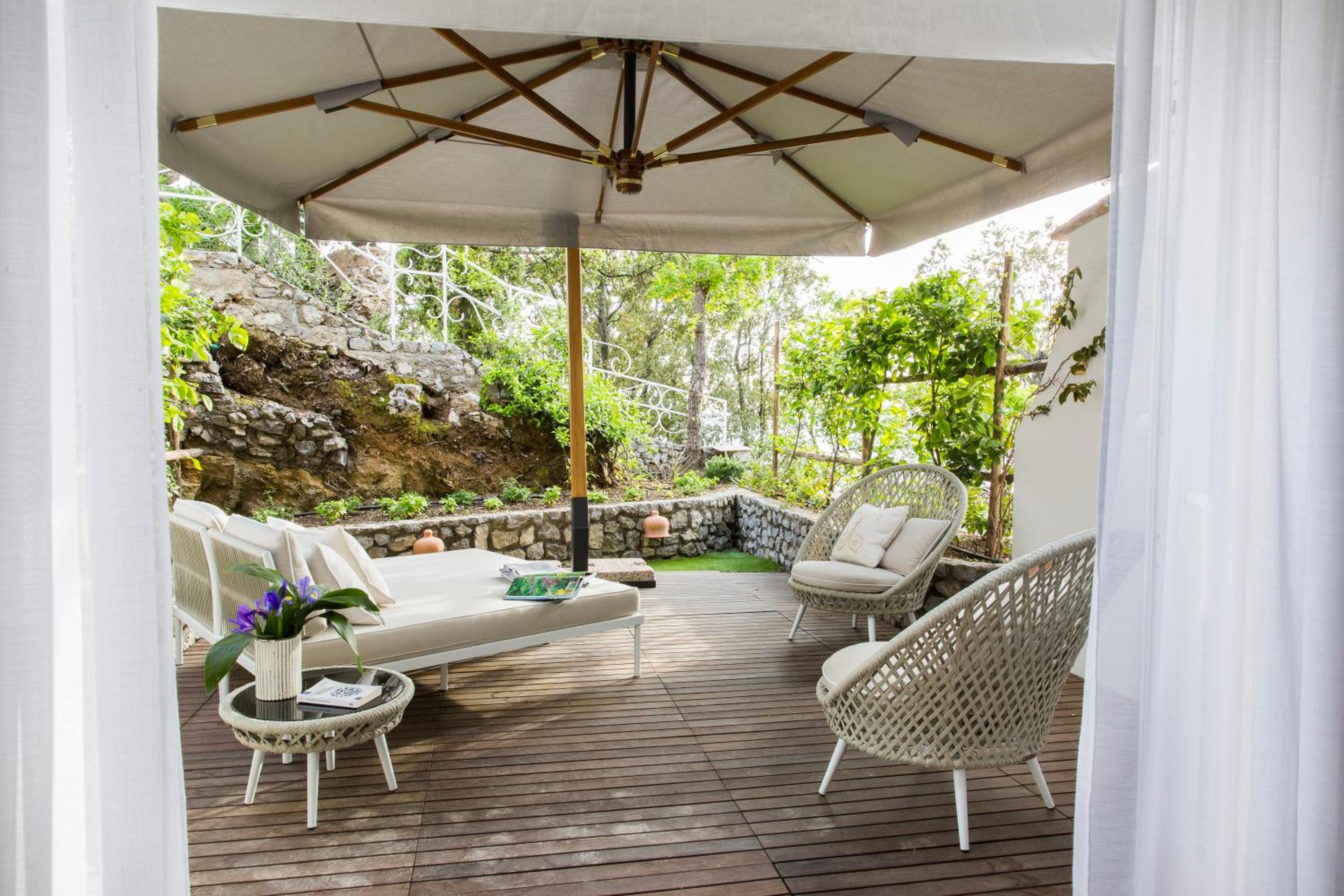 Superior Double Room with Terrace and Garden View photo 3
