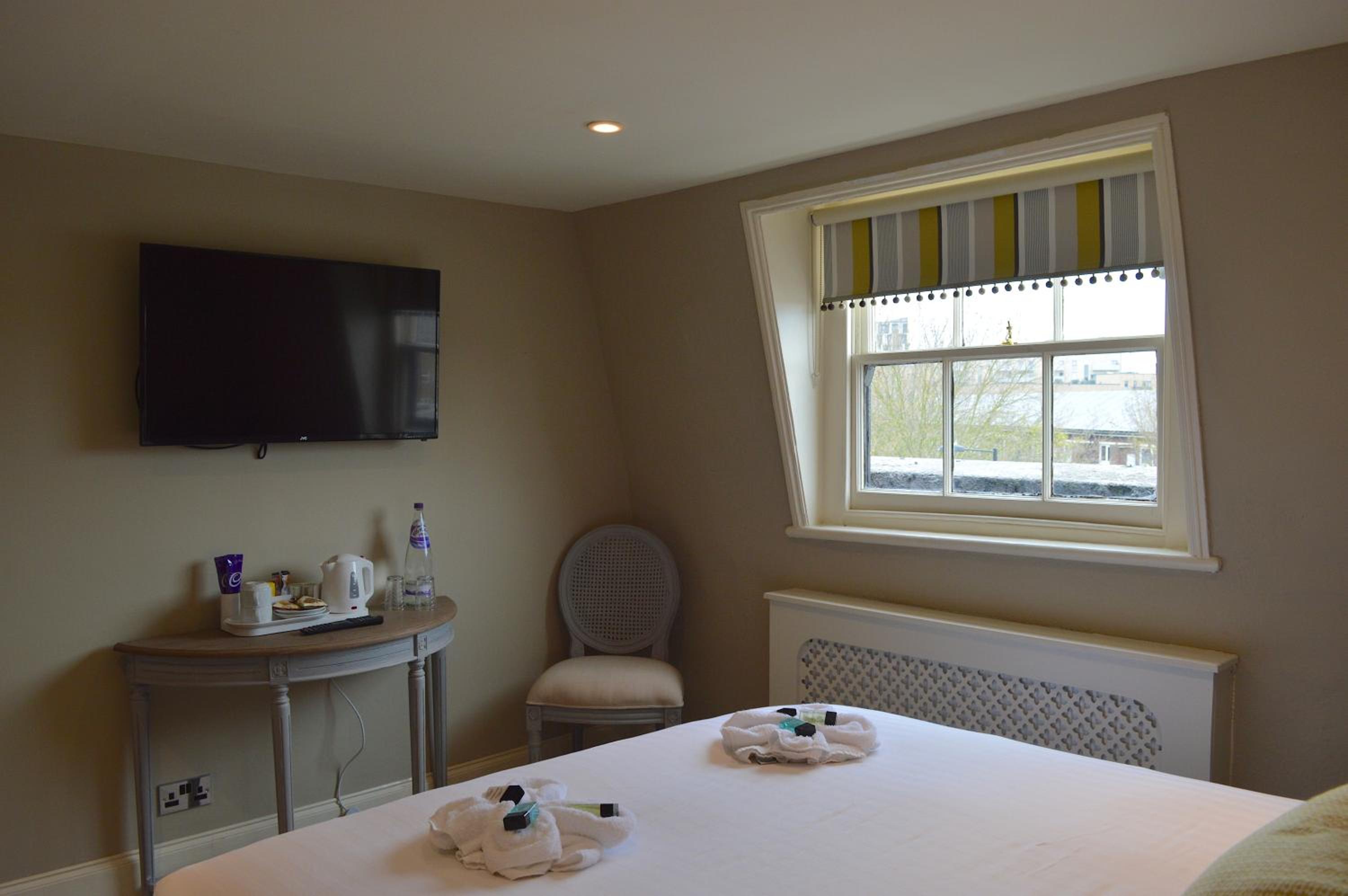 Double Room with Private Bathroom