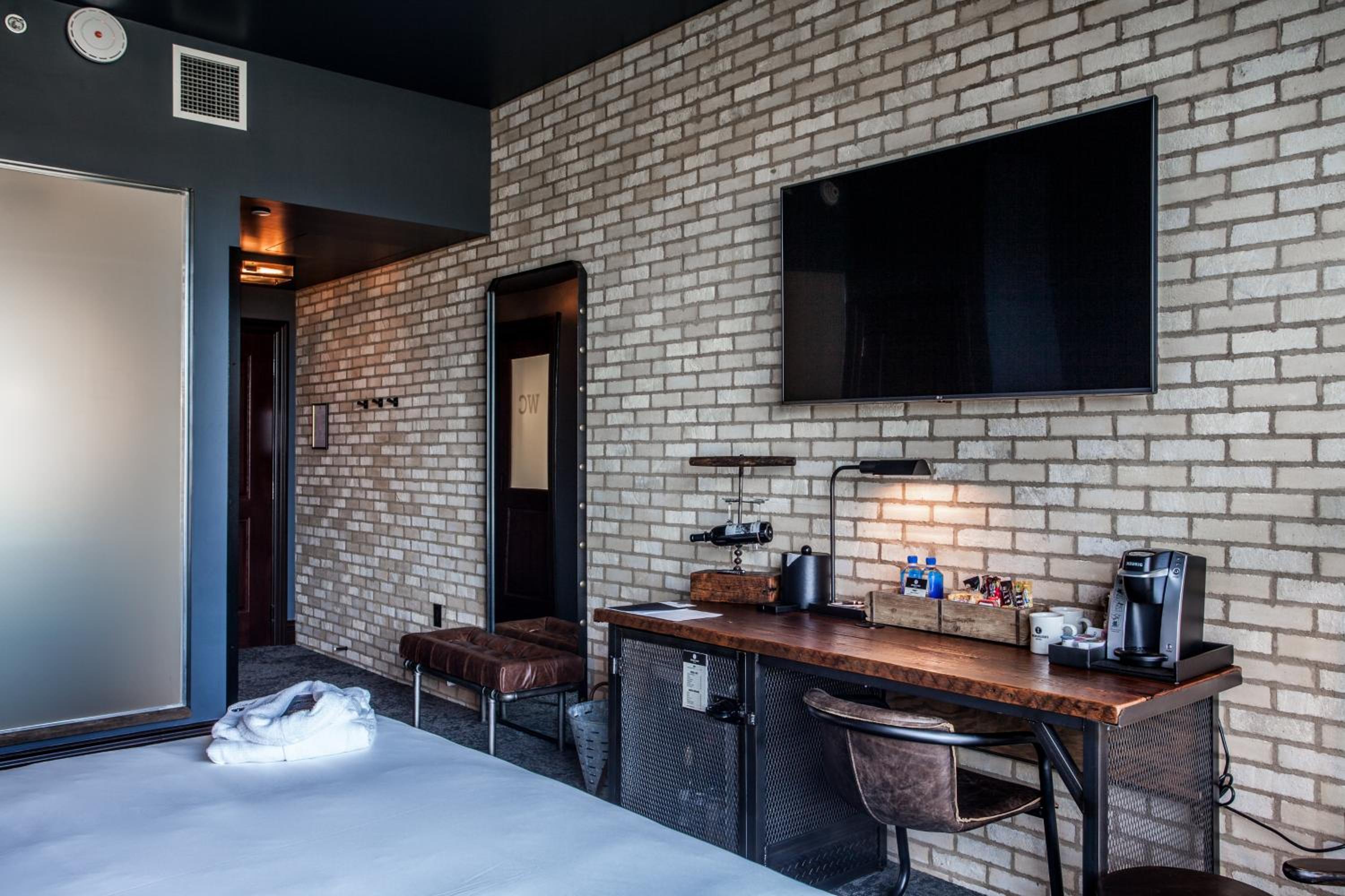Standard King Room