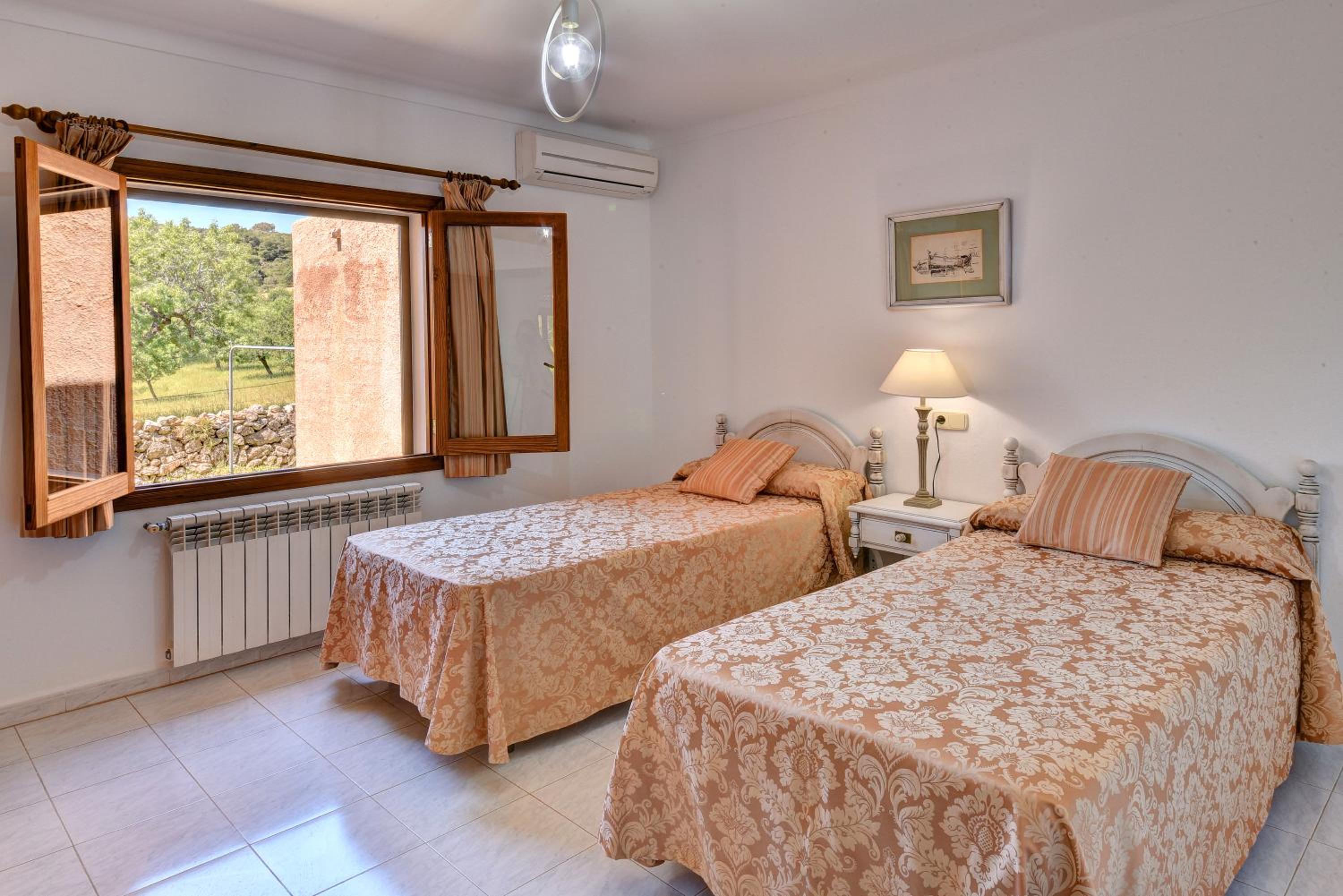 Casa de cuatro habitaciones
