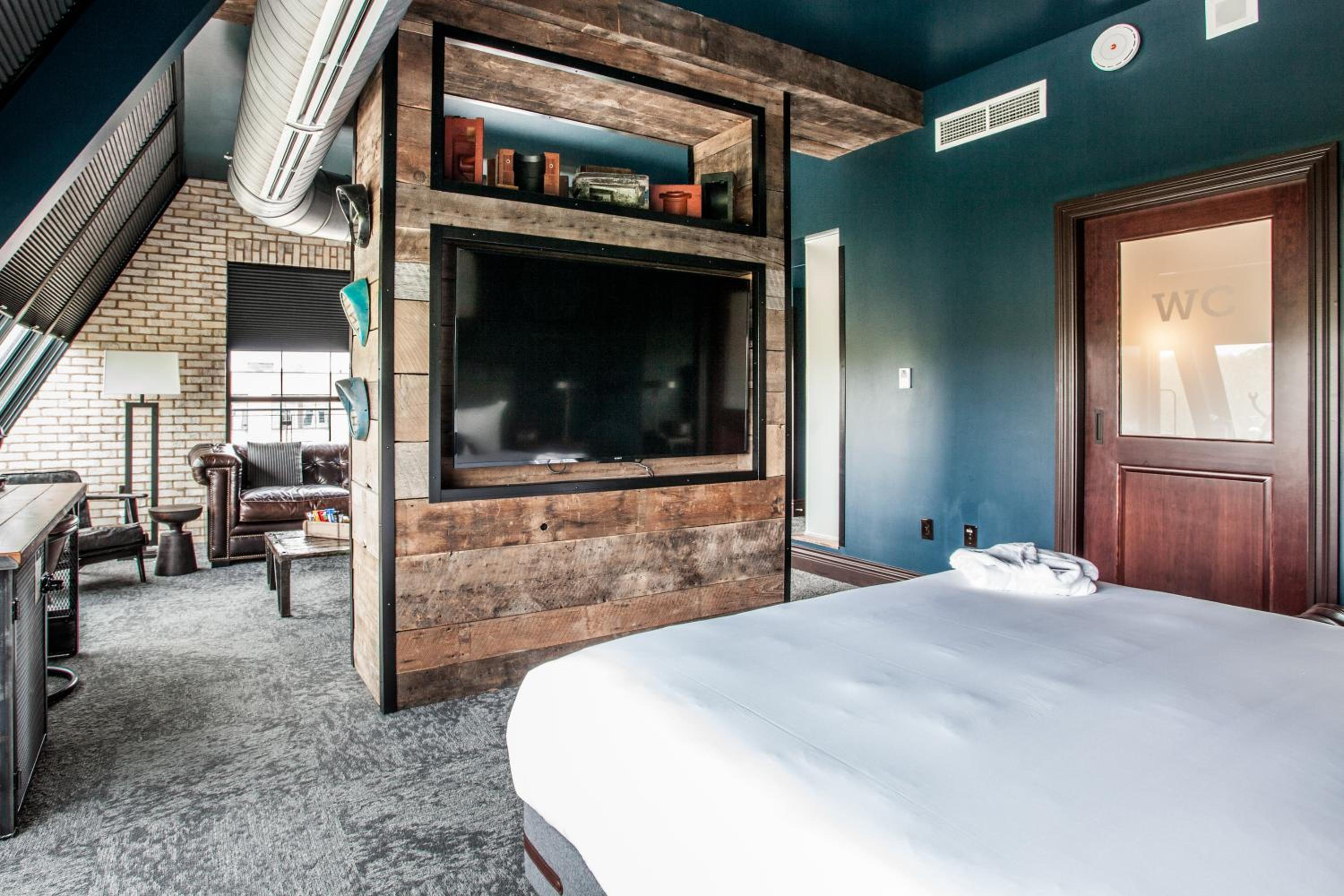 Junior Suite with Balcony