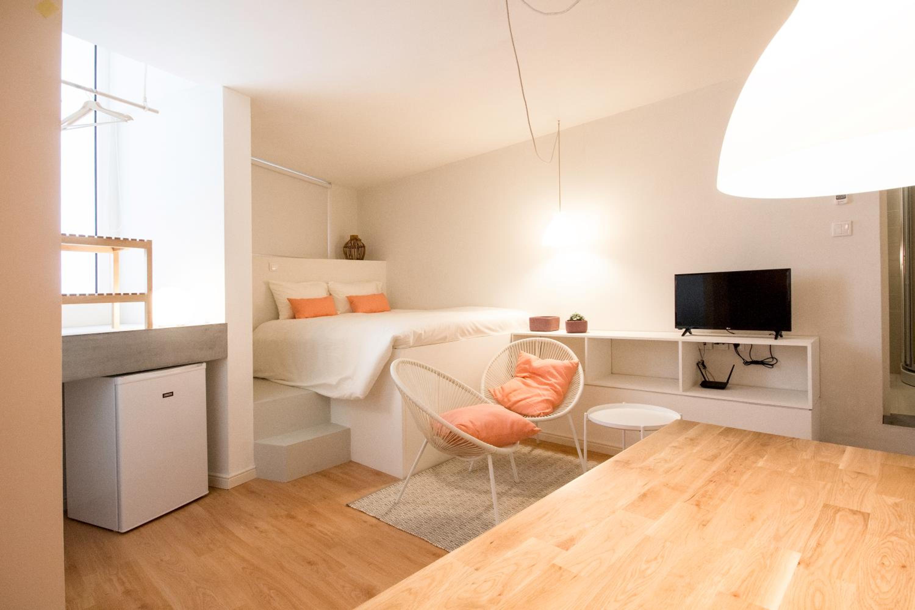 Budget Apartment - Photo 9