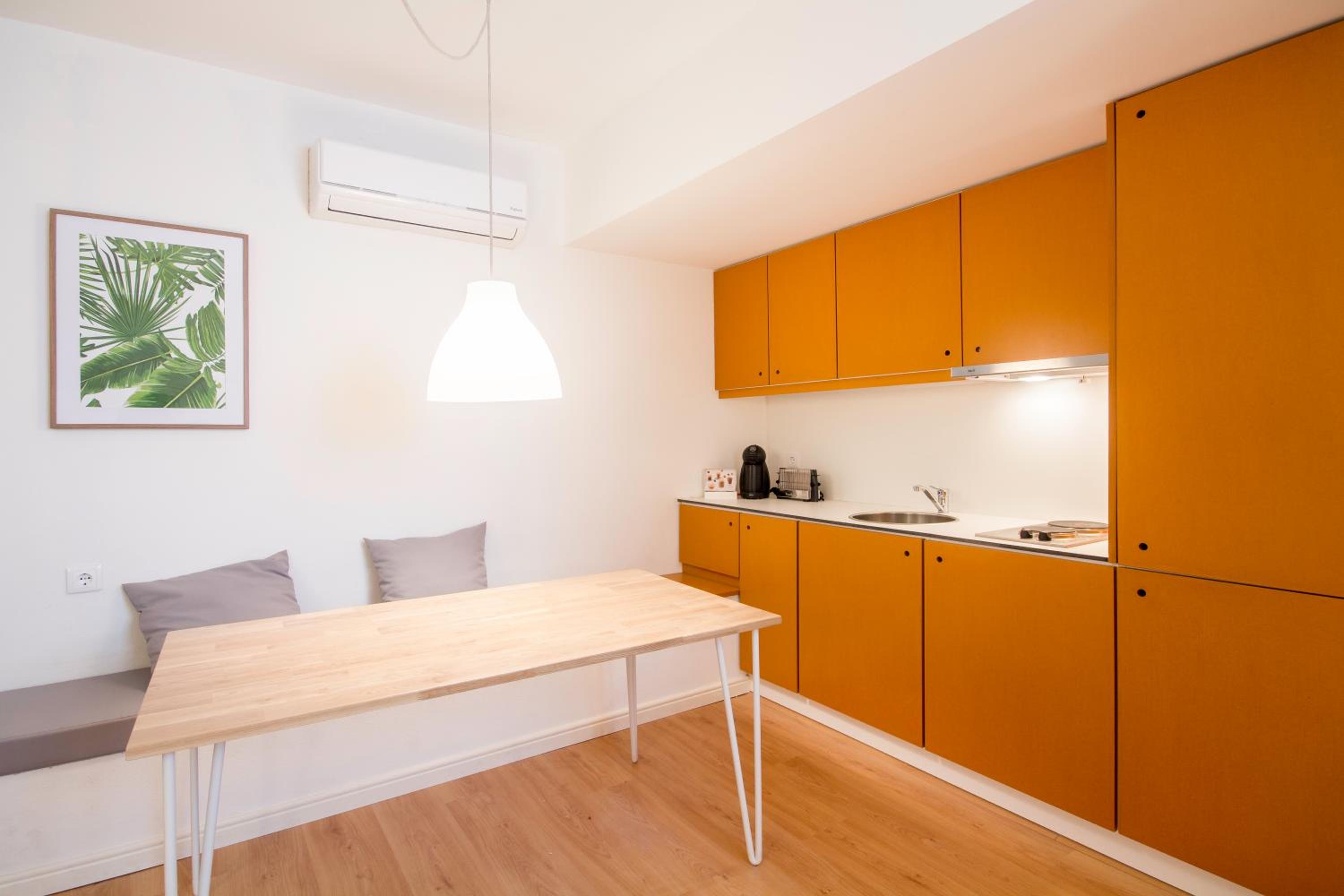 Budget Apartment - Photo 8
