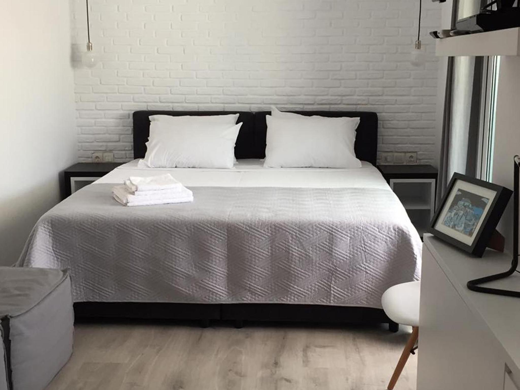 Penthouse Studio Apartment photo 3