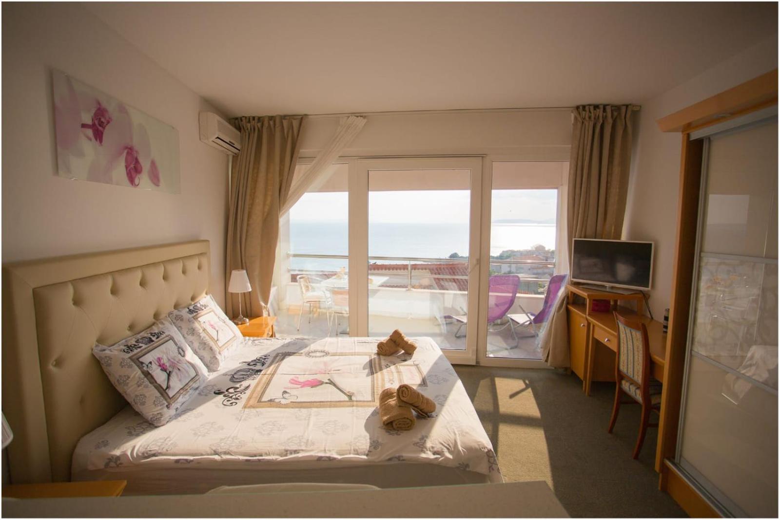 Studio with Sea View