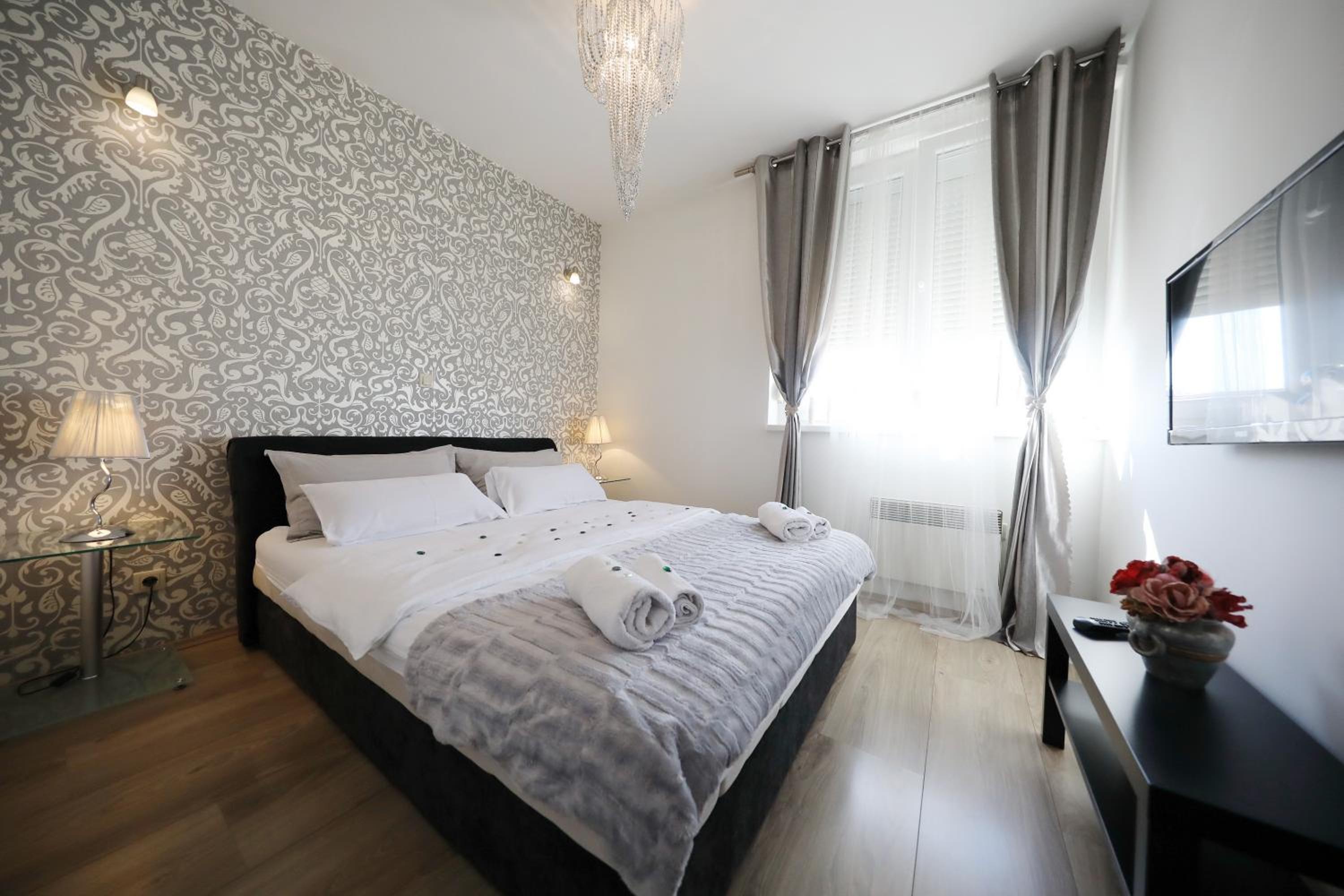 Comfort One-Bedroom Apartment - Photo 28