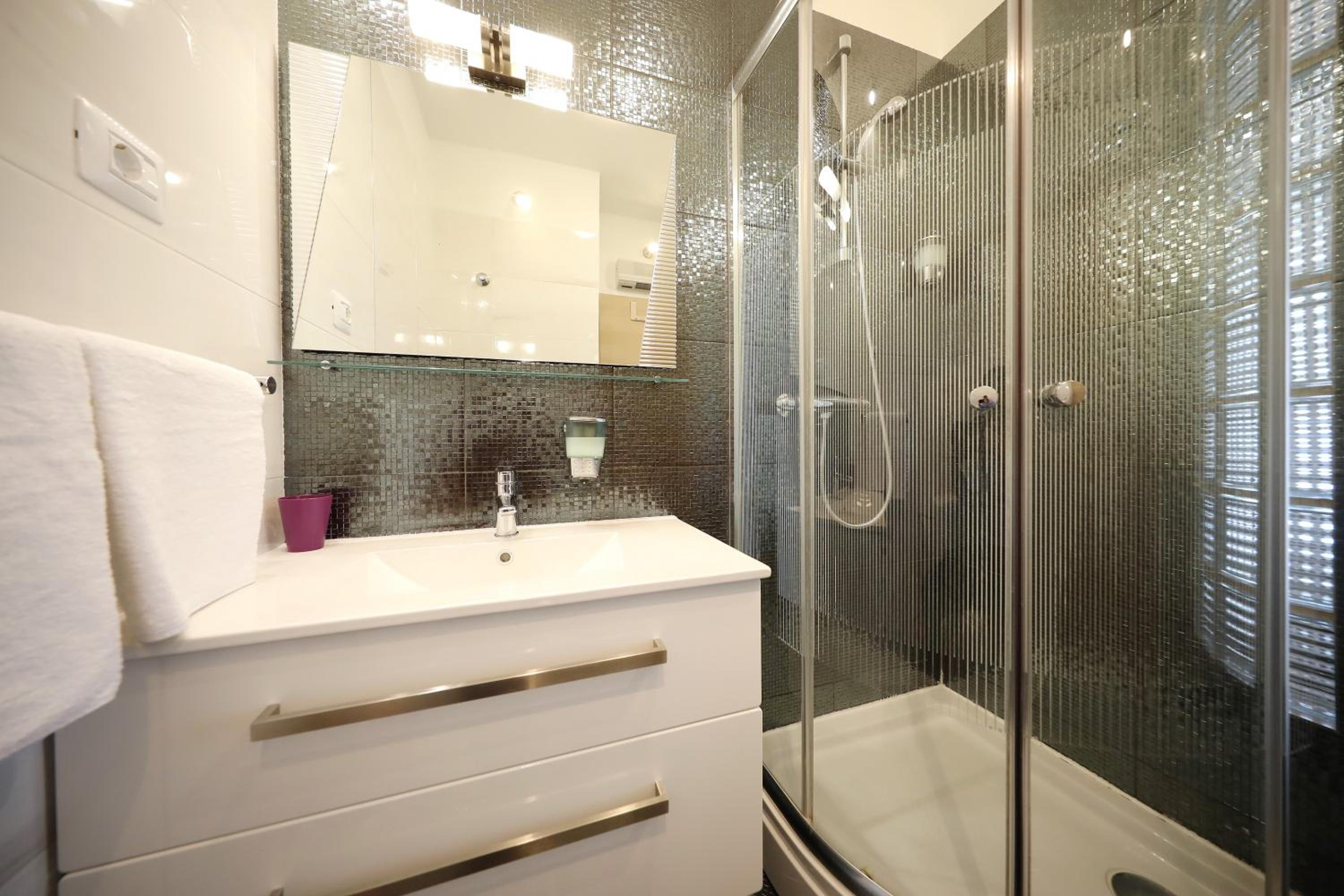 Comfort One-Bedroom Apartment - Photo 1