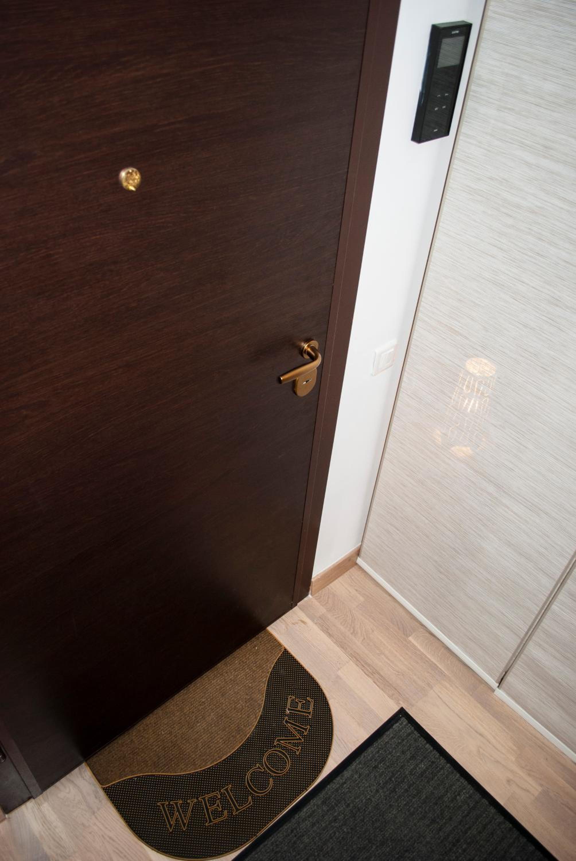Studio Apartment - Photo 8