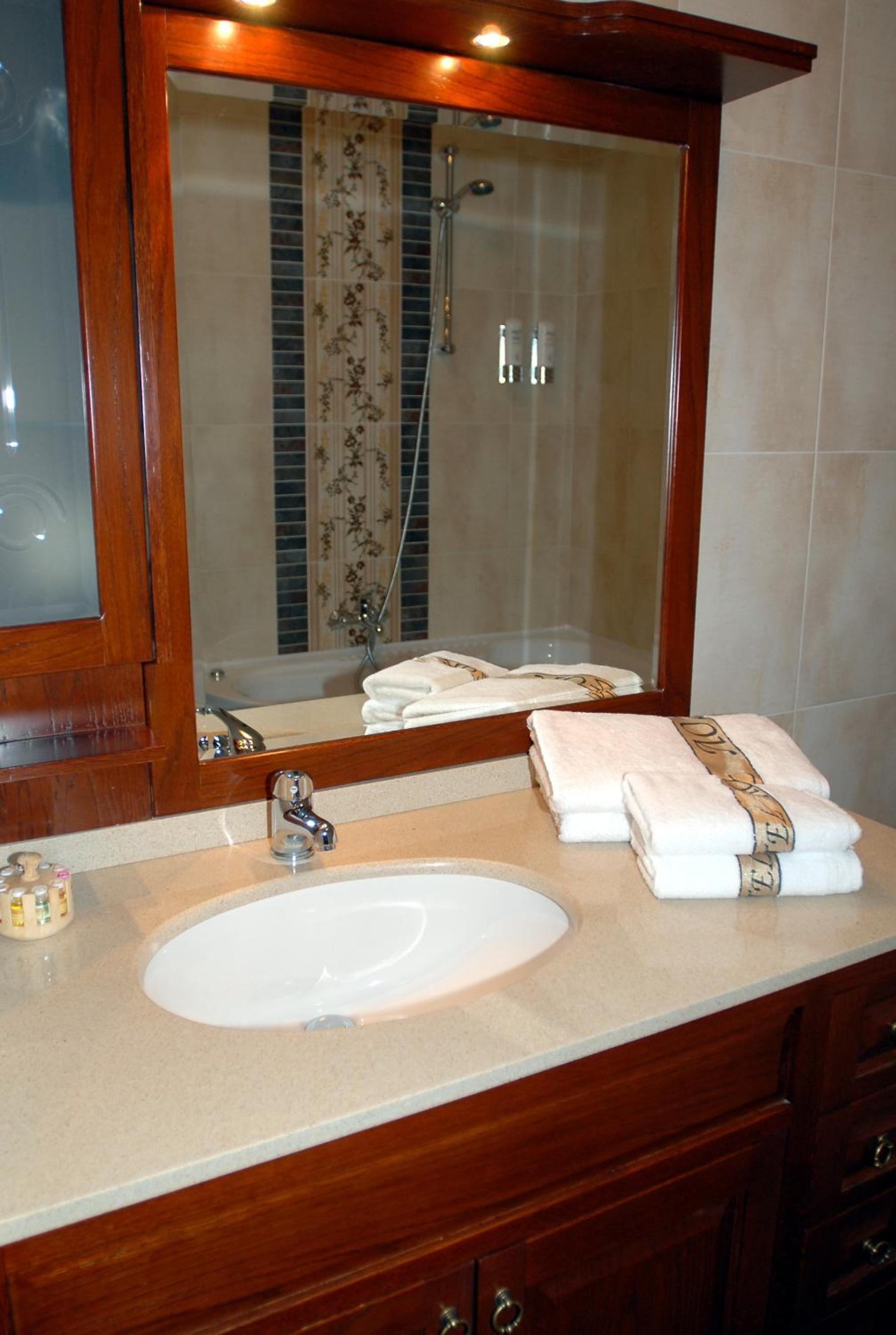 Suite - Photo 4