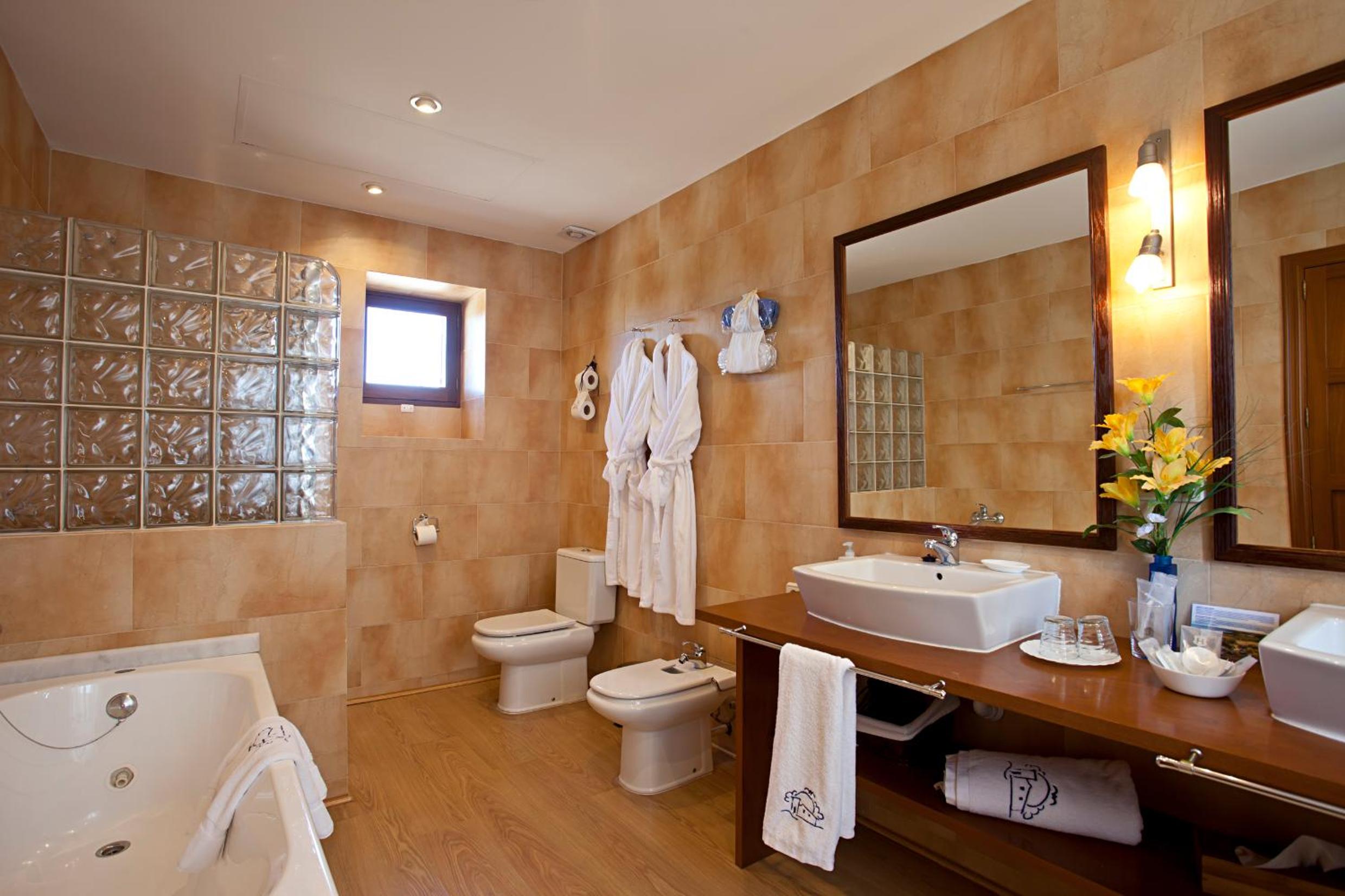 Superior Double Room with Private Terrace thumbnail 5