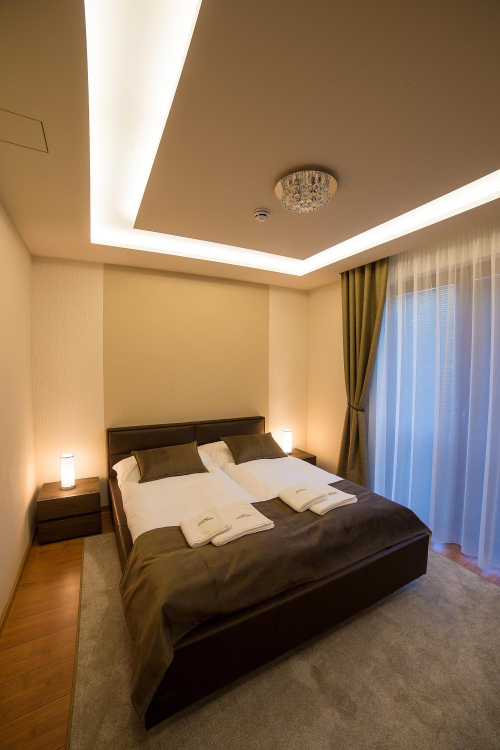 Studio Apartment - Photo 2