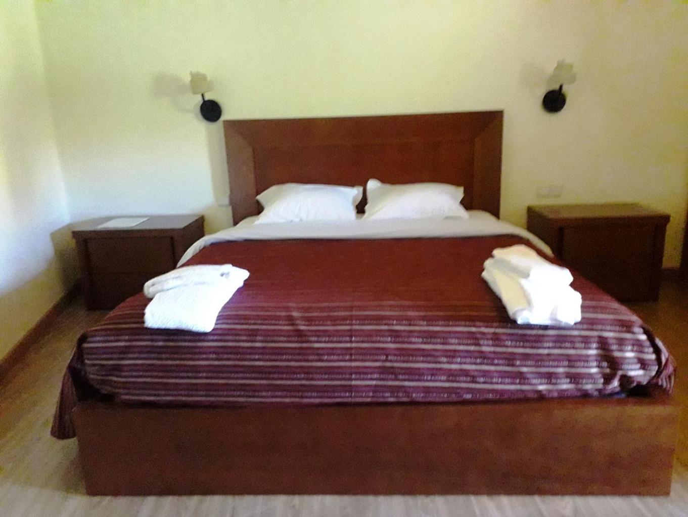 Queen Room with Pool View - Photo 2