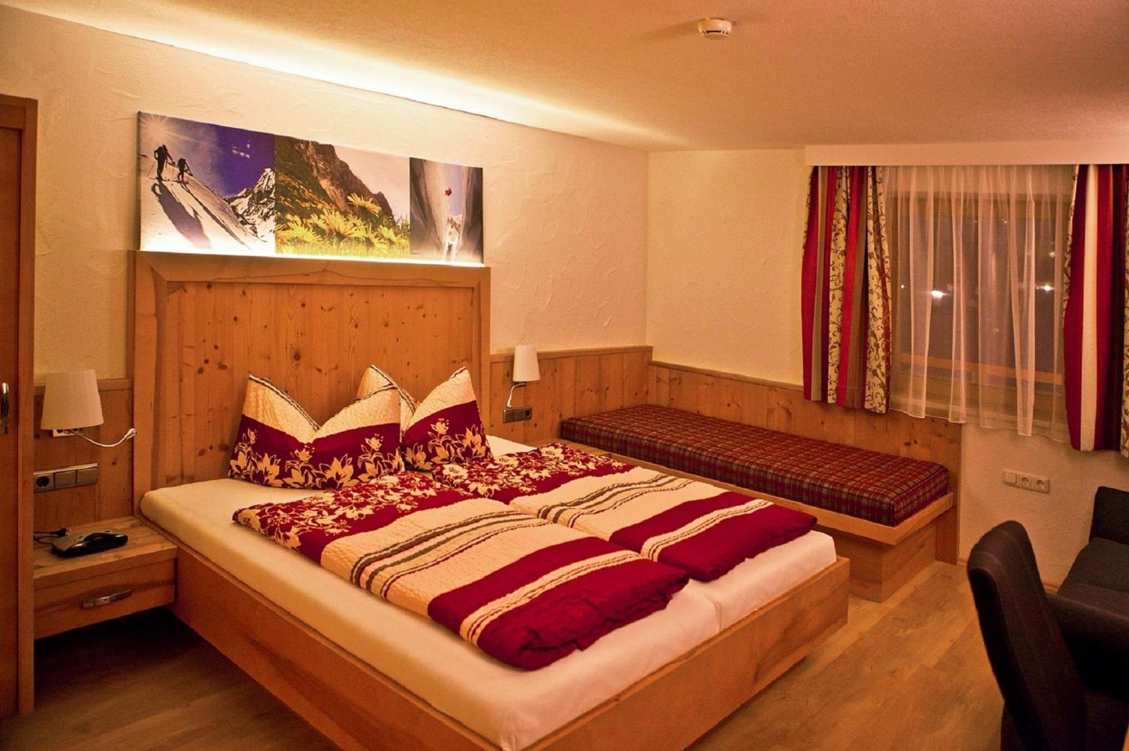 Deluxe Double Room 79 ft² - Photo 6