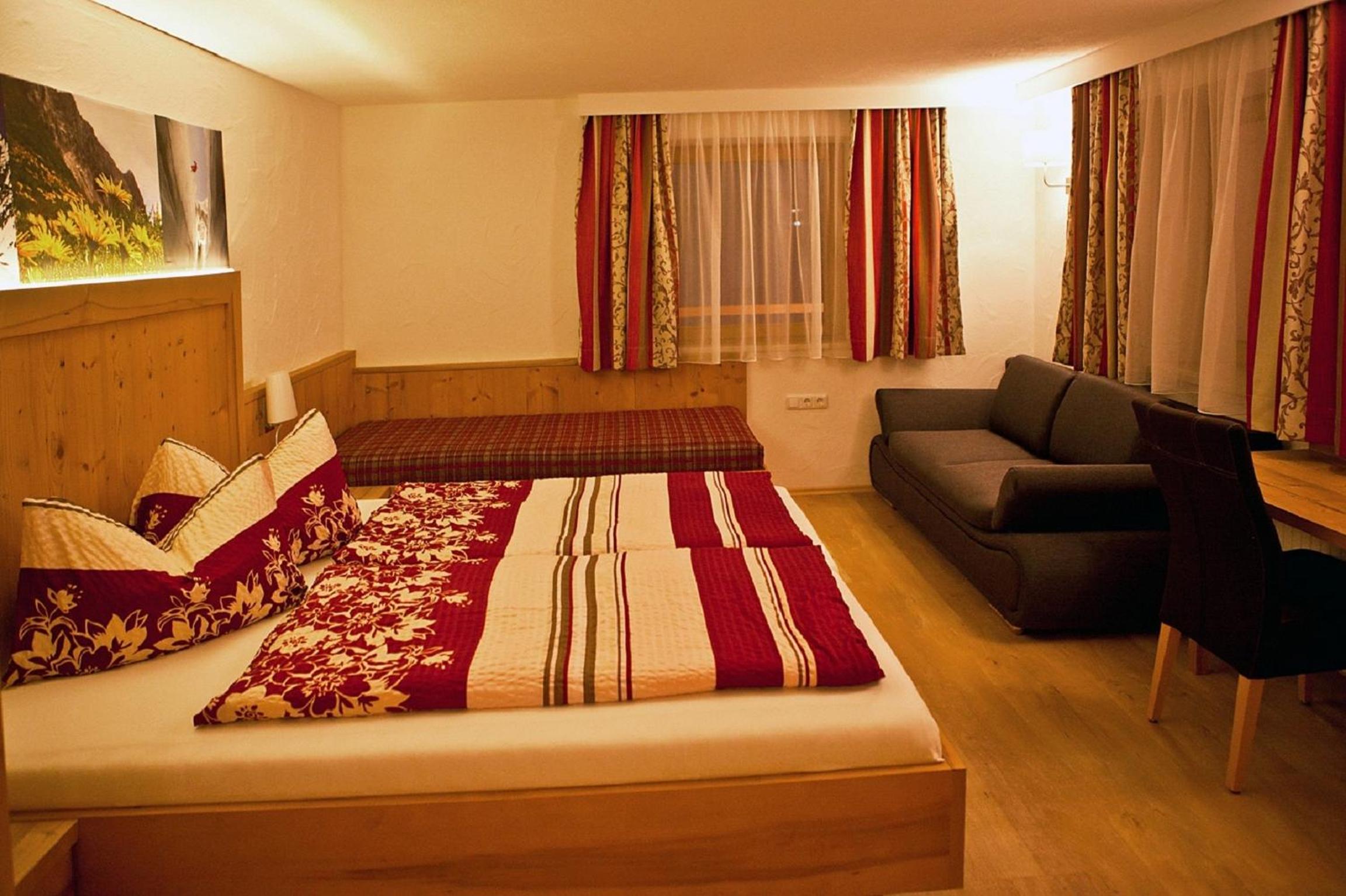 Deluxe Double Room 79 ft² - Photo 8