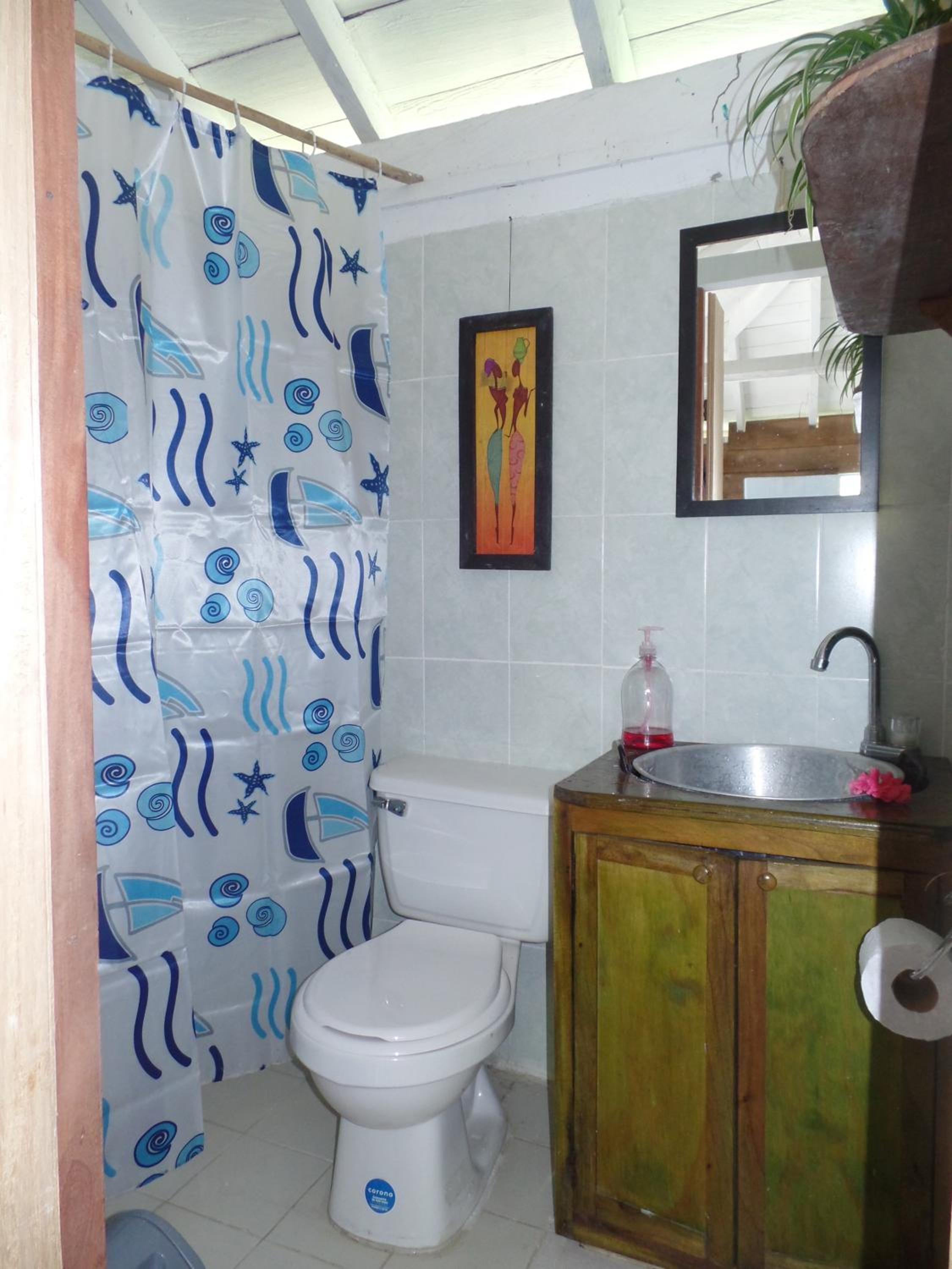 Family Room with Private Bathroom photo 2