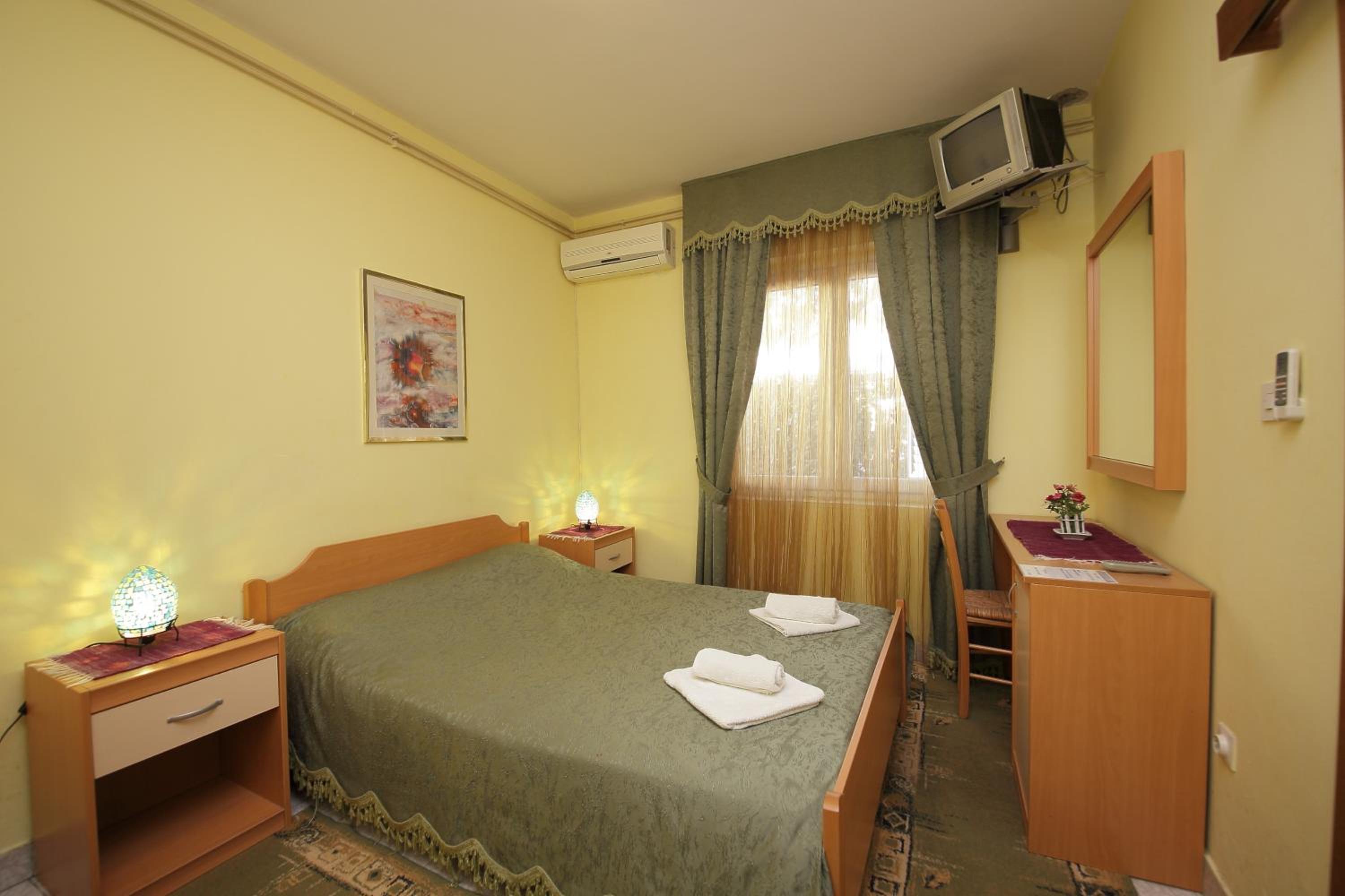 Studio (2 Adults) - Ground Floor photo 1