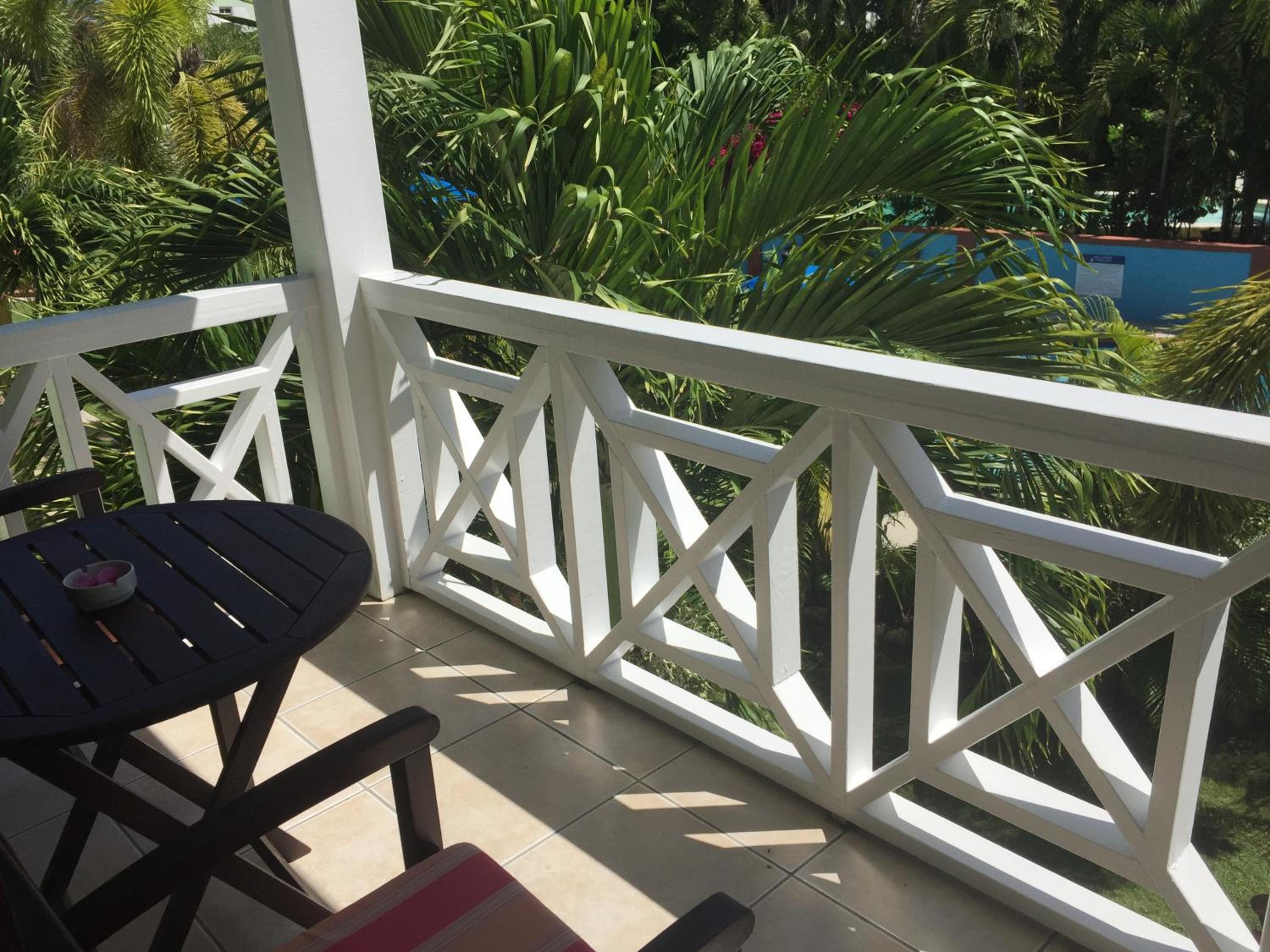 Pool View Suite